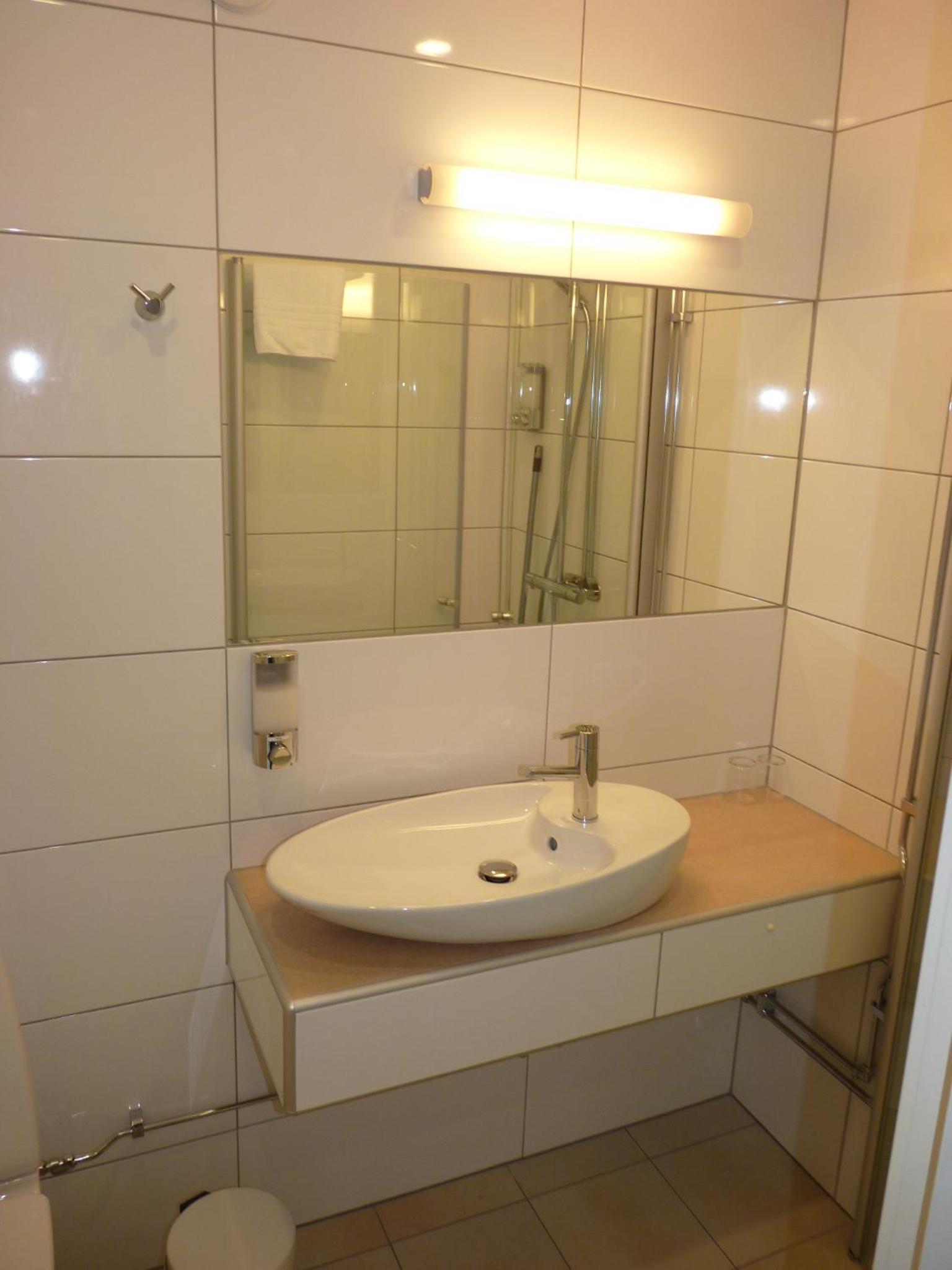 Twin Room with Private Bathroom