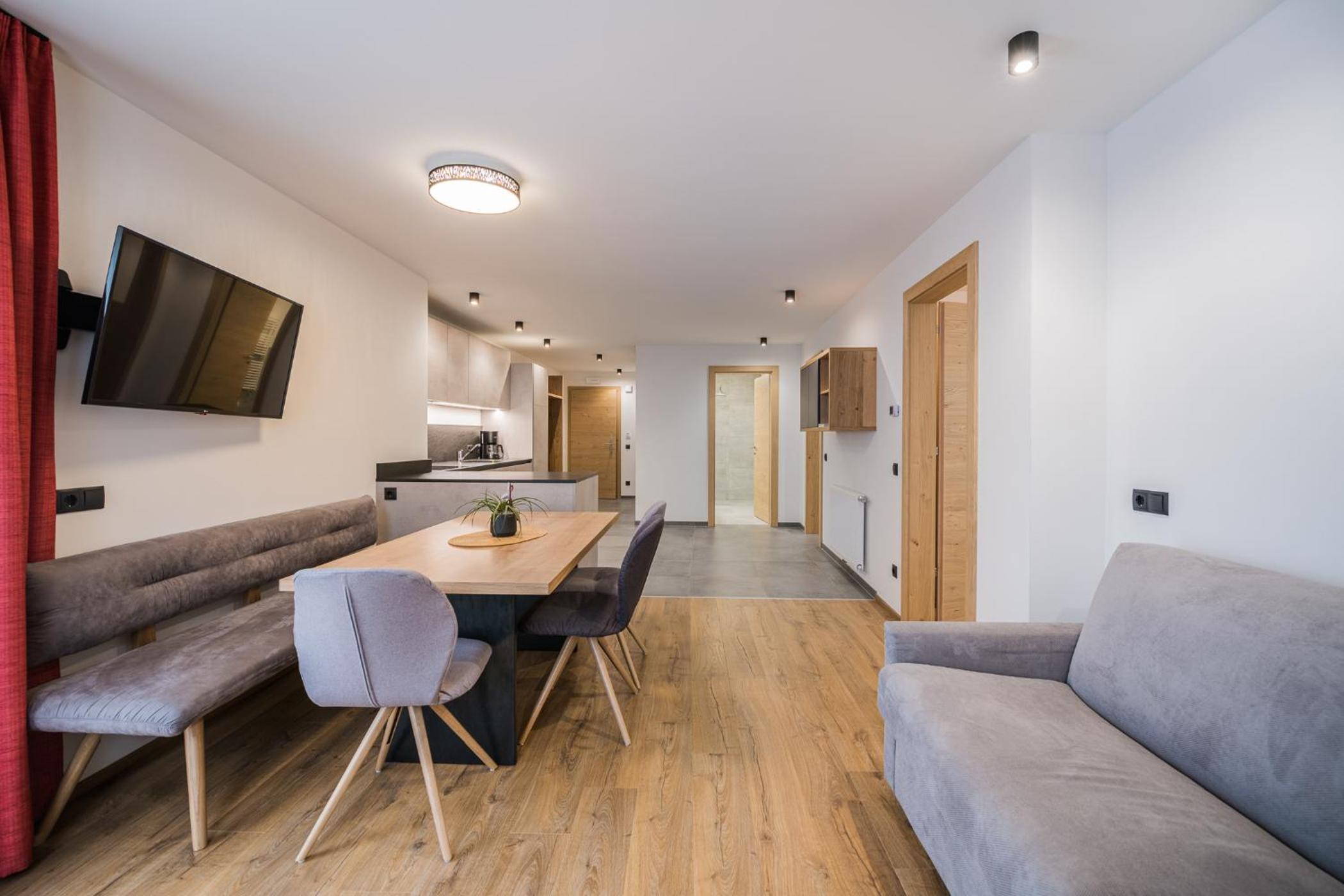 Two-Bedroom Deluxe Apartment with Garden View photo 1