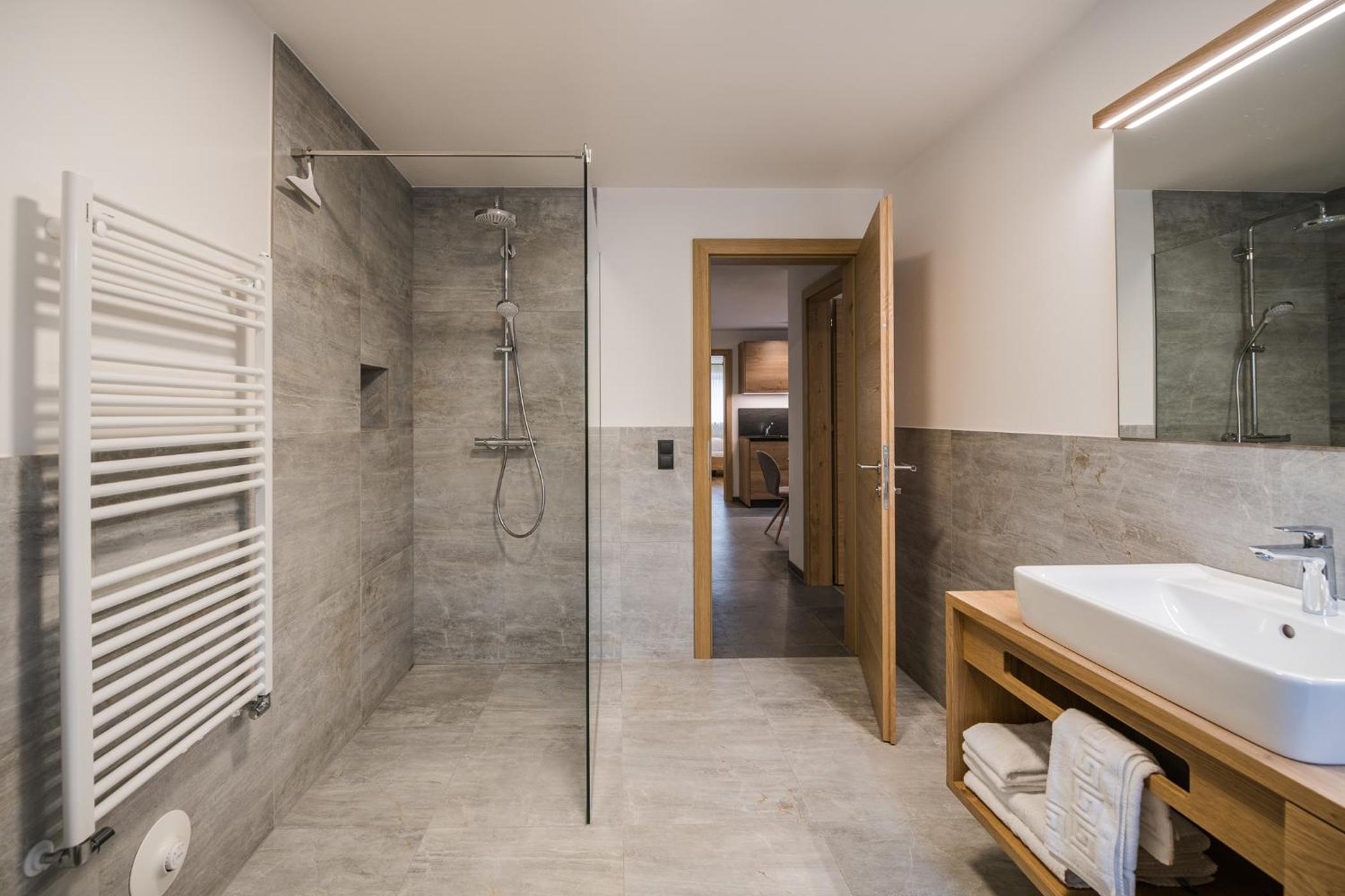Three-Bedroom Premium Apartment with Balcony photo 3