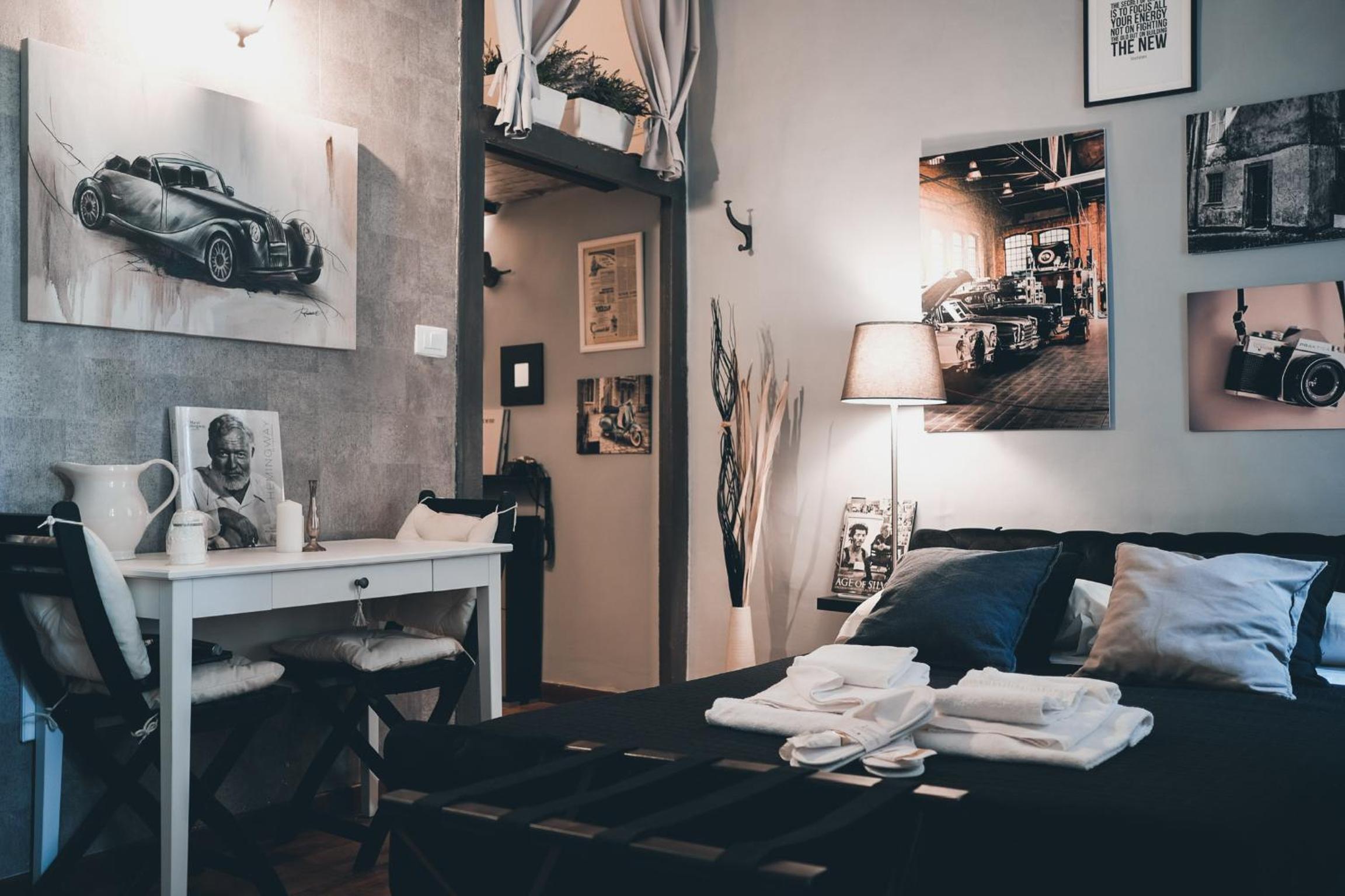 One-Bedroom Apartment