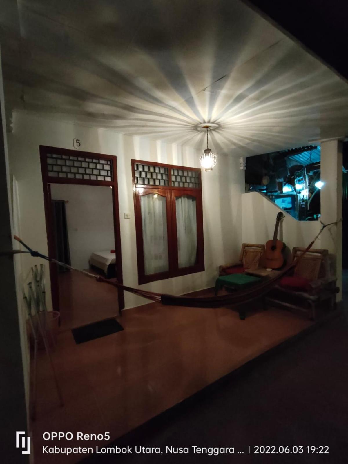 Budget Twin Room - Photo 5