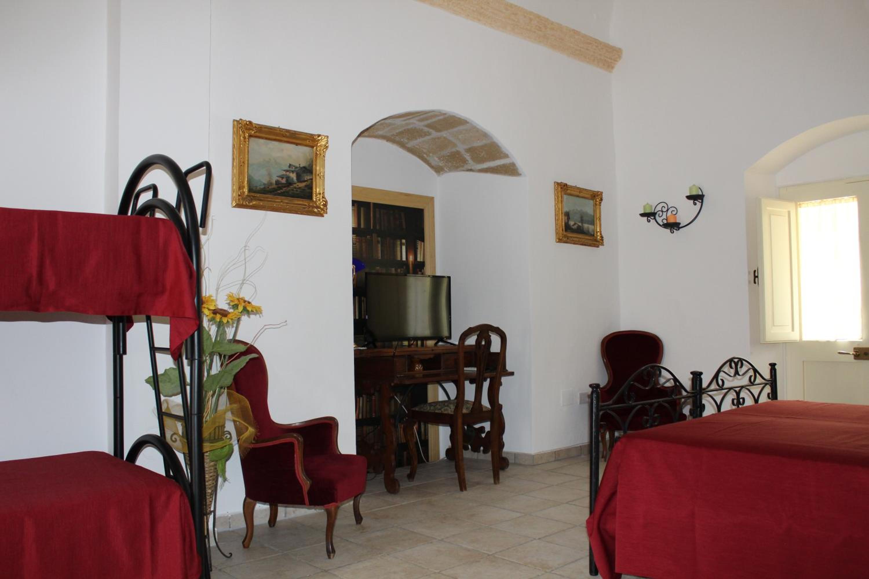 Family Room with Private Bathroom photo 1