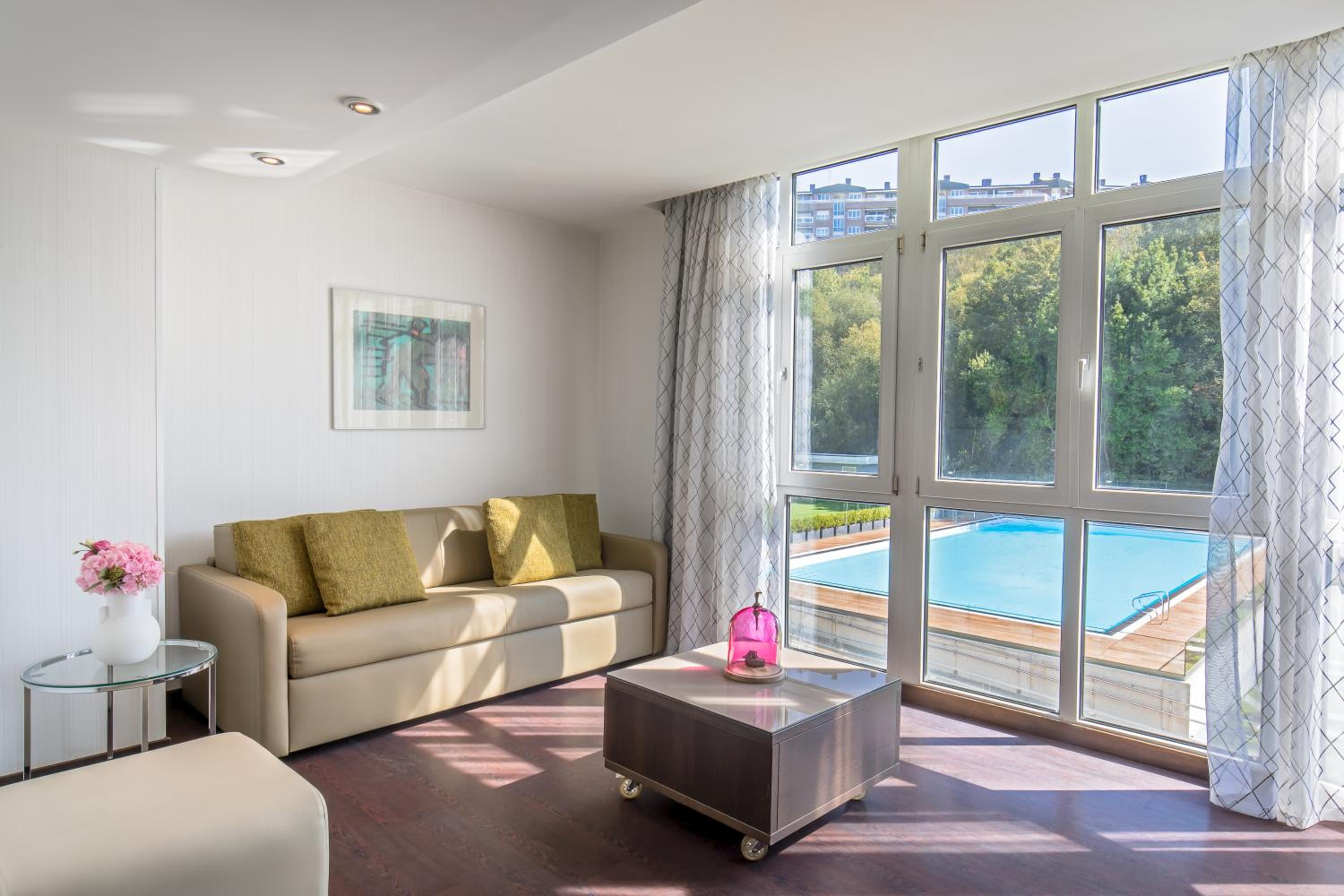 Suite - Photo 6