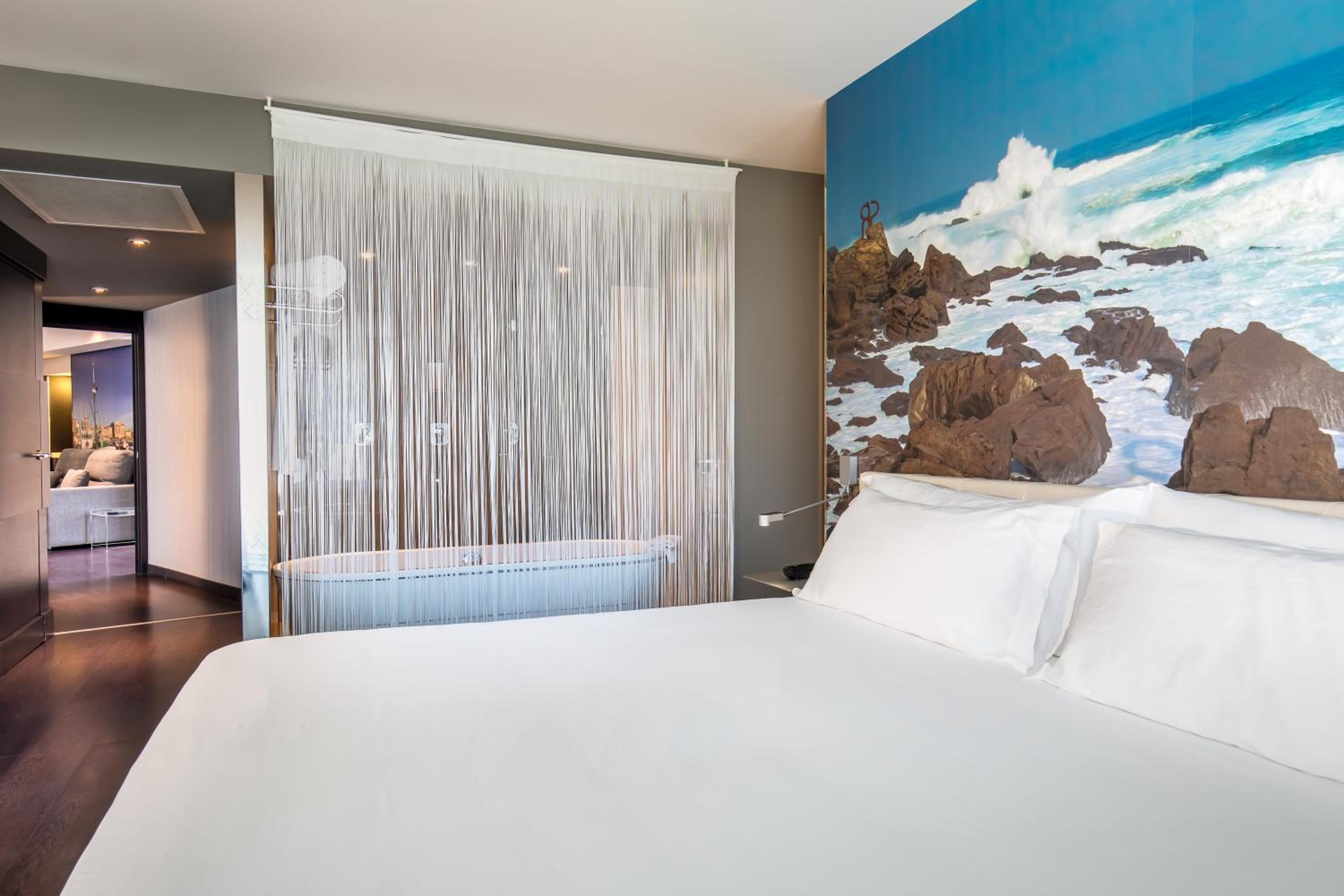 Suite - Photo 2