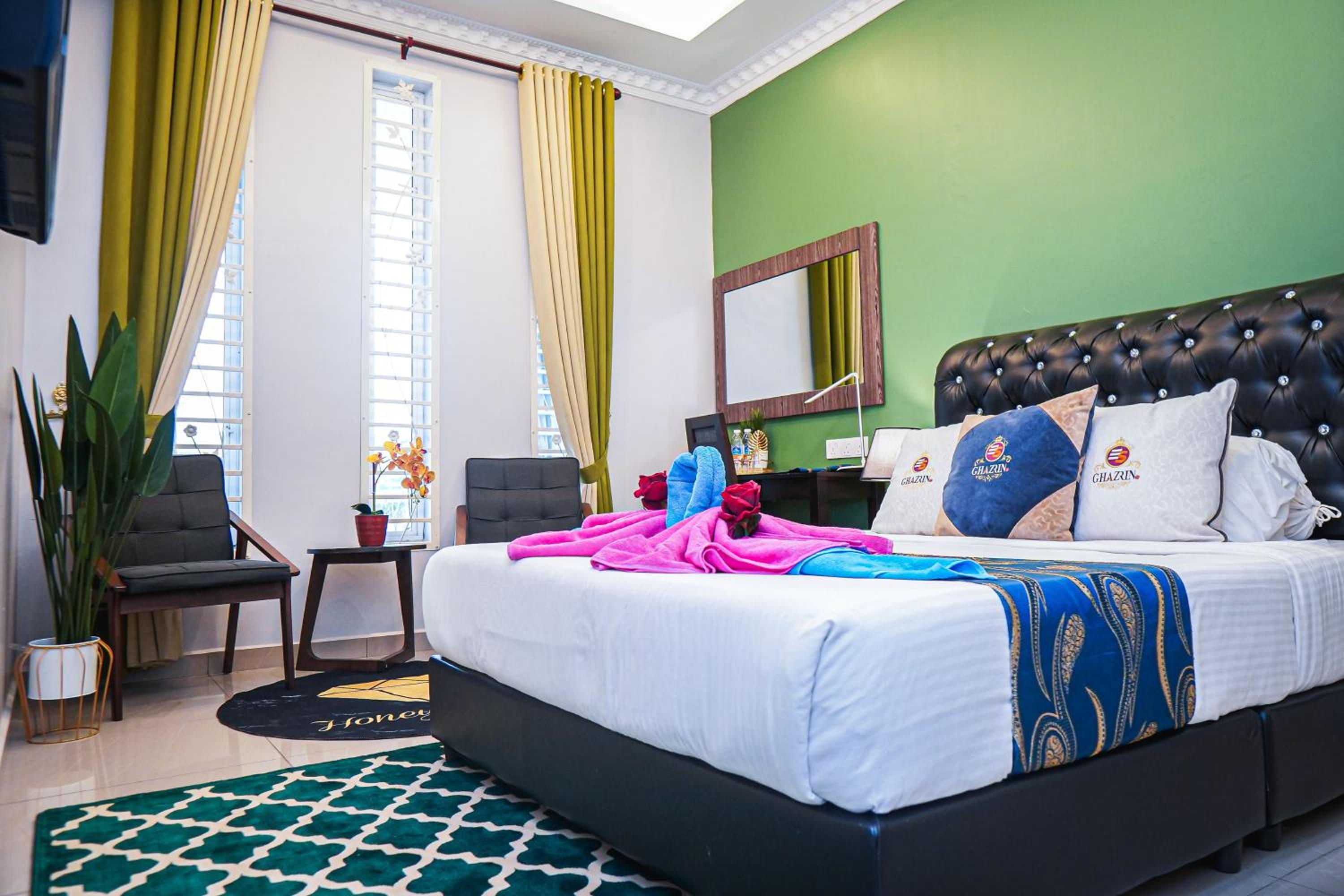 Deluxe Queen Room