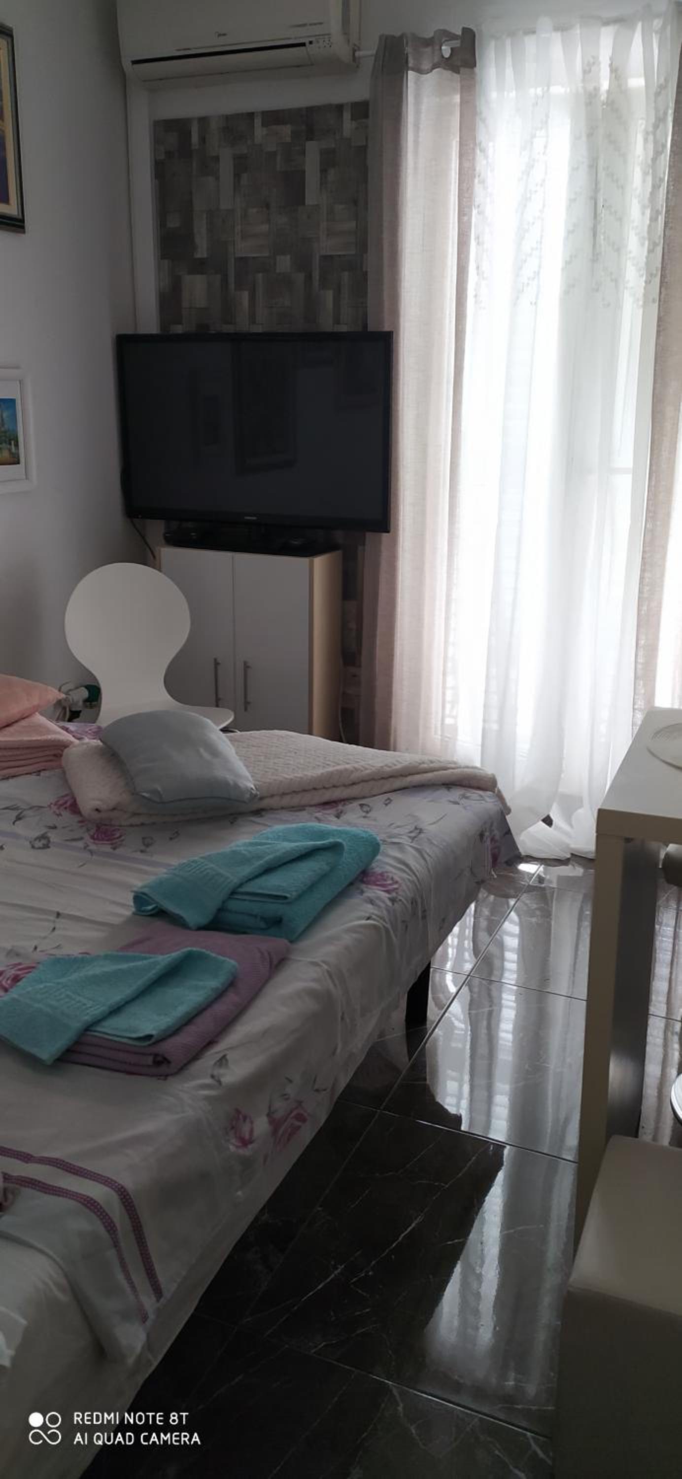 Studio Apartment - Photo 12
