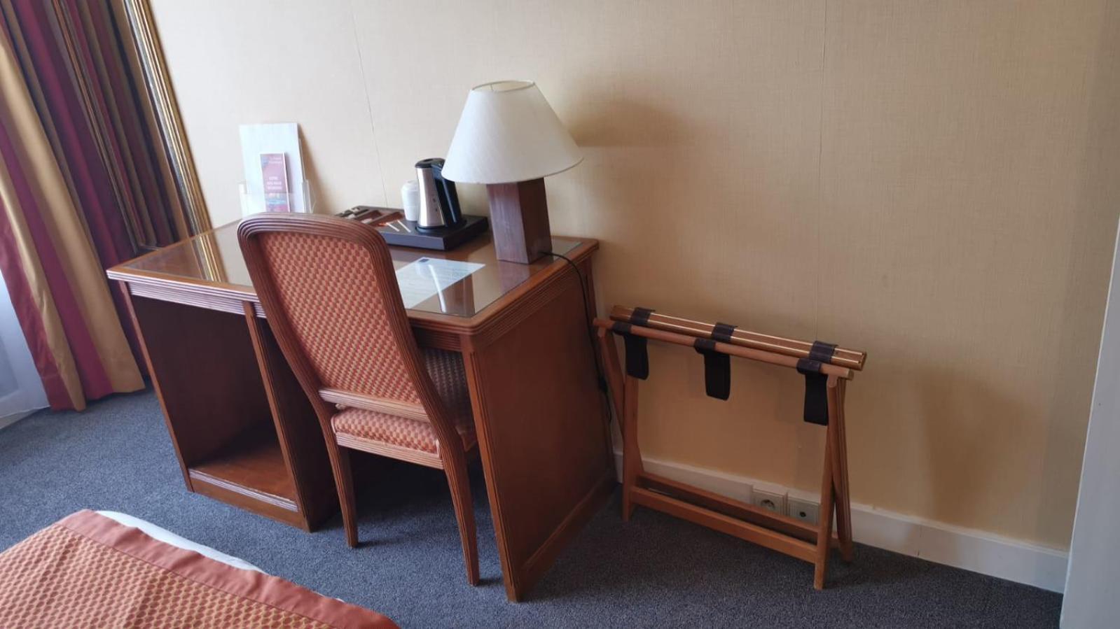 Standard Twin Room - Photo 3