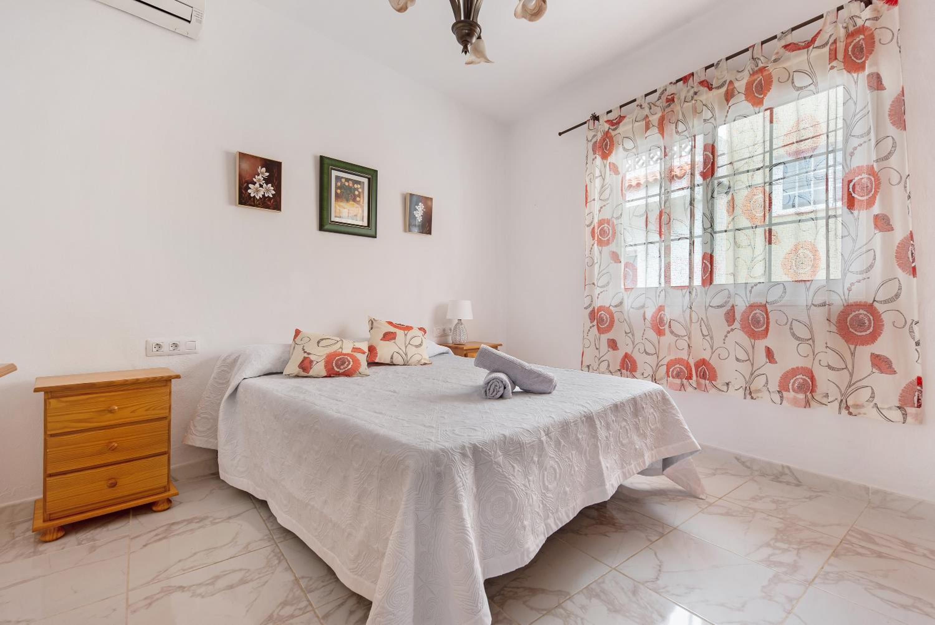 One-Bedroom House photo 2