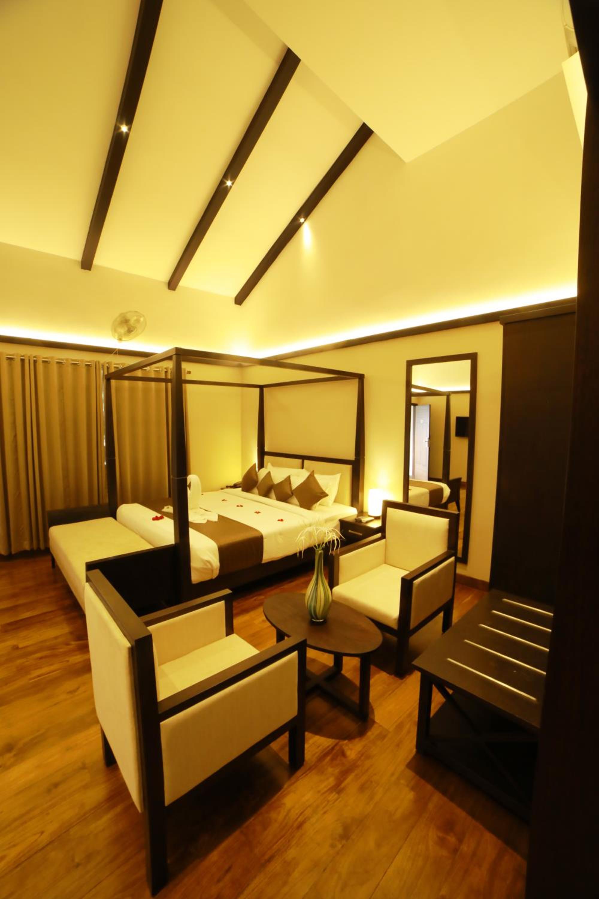 Honeymoon Suite with Bathtub, Complimentary Pedal Boat & Zip Lining - Photo 4
