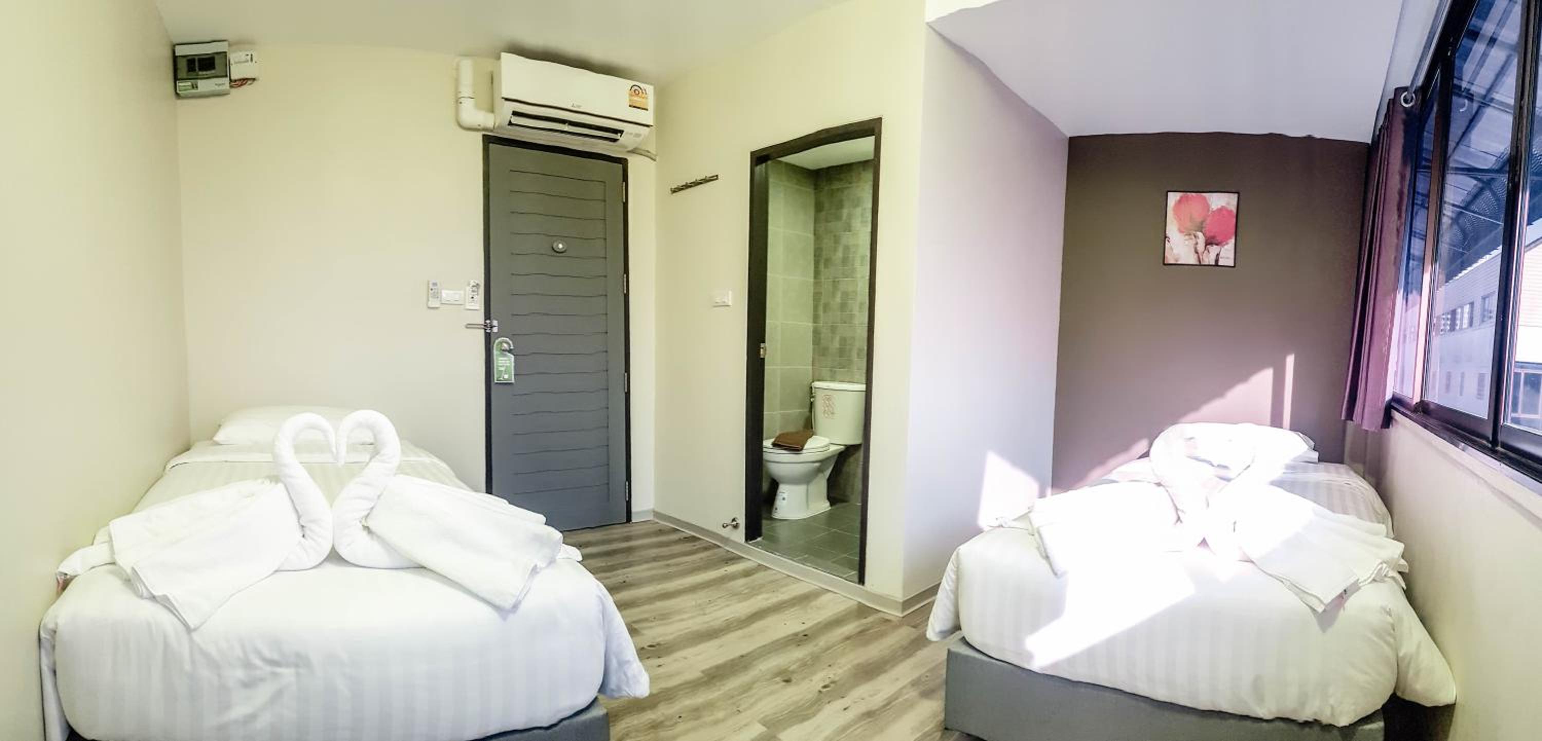 Deluxe Twin Room photo 3