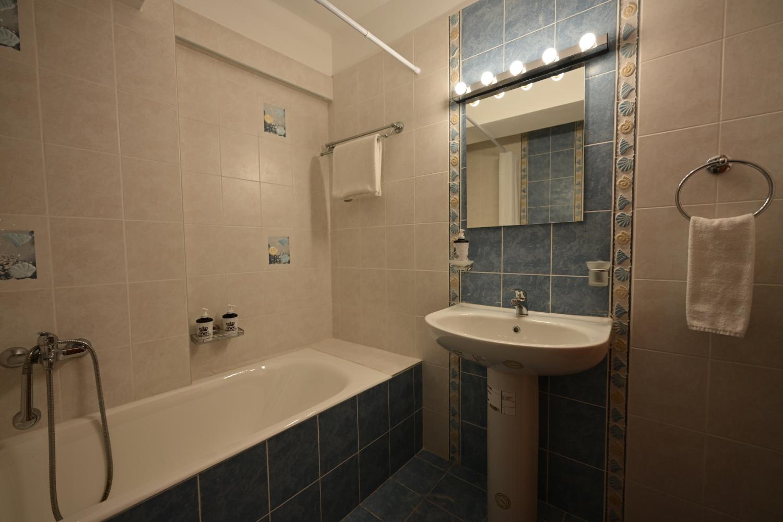 Double Room With Balcony photo 3