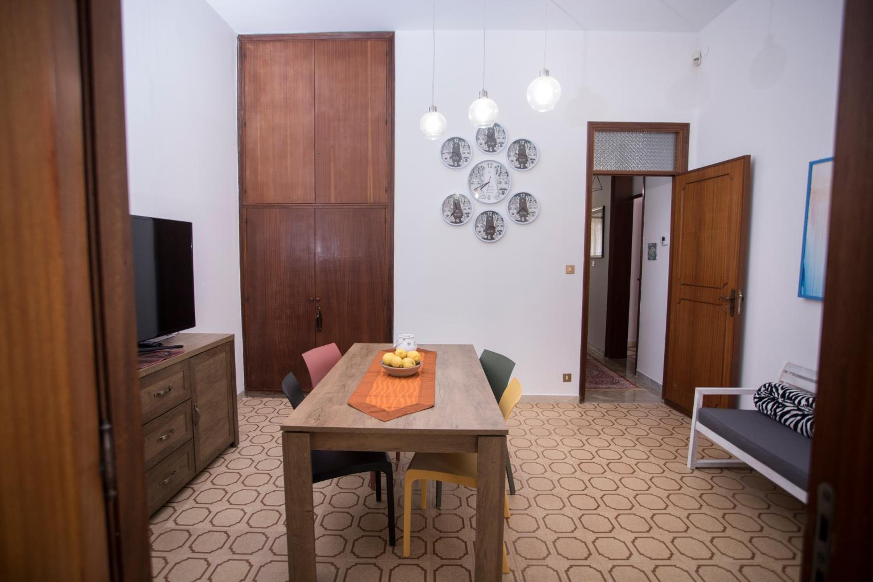 Apartment photo 2