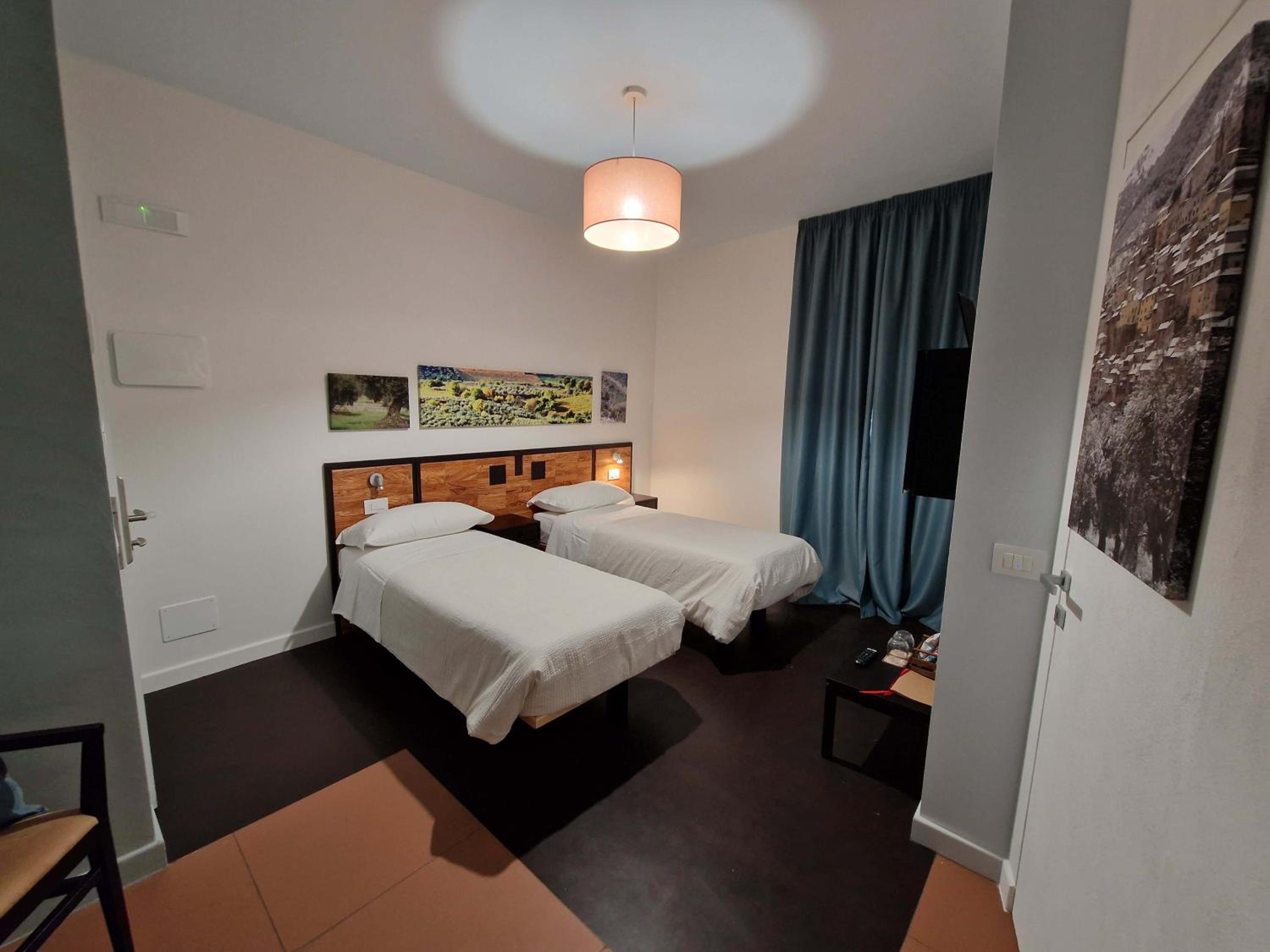 Large Double or Twin Room