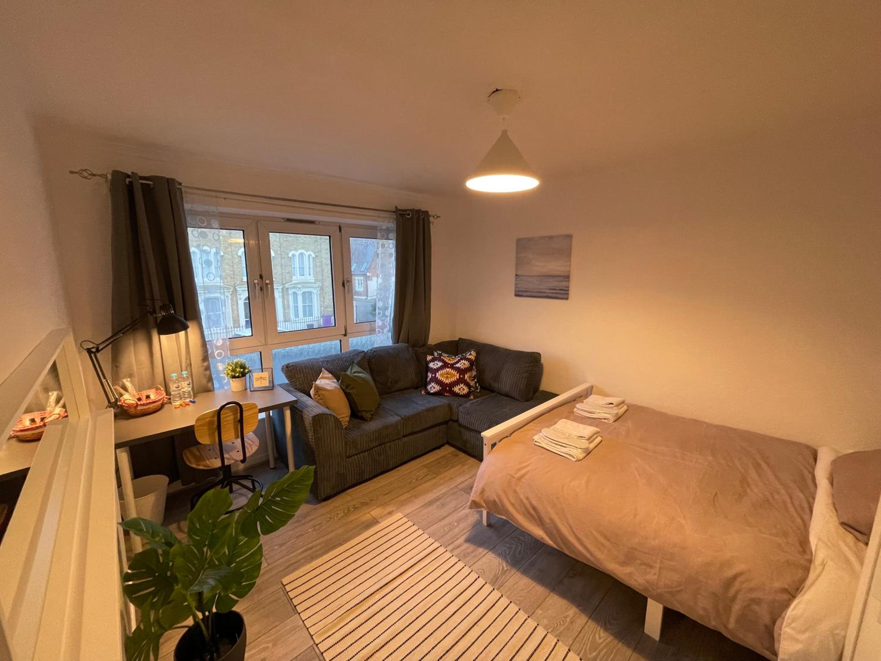 Large Double Room photo 1