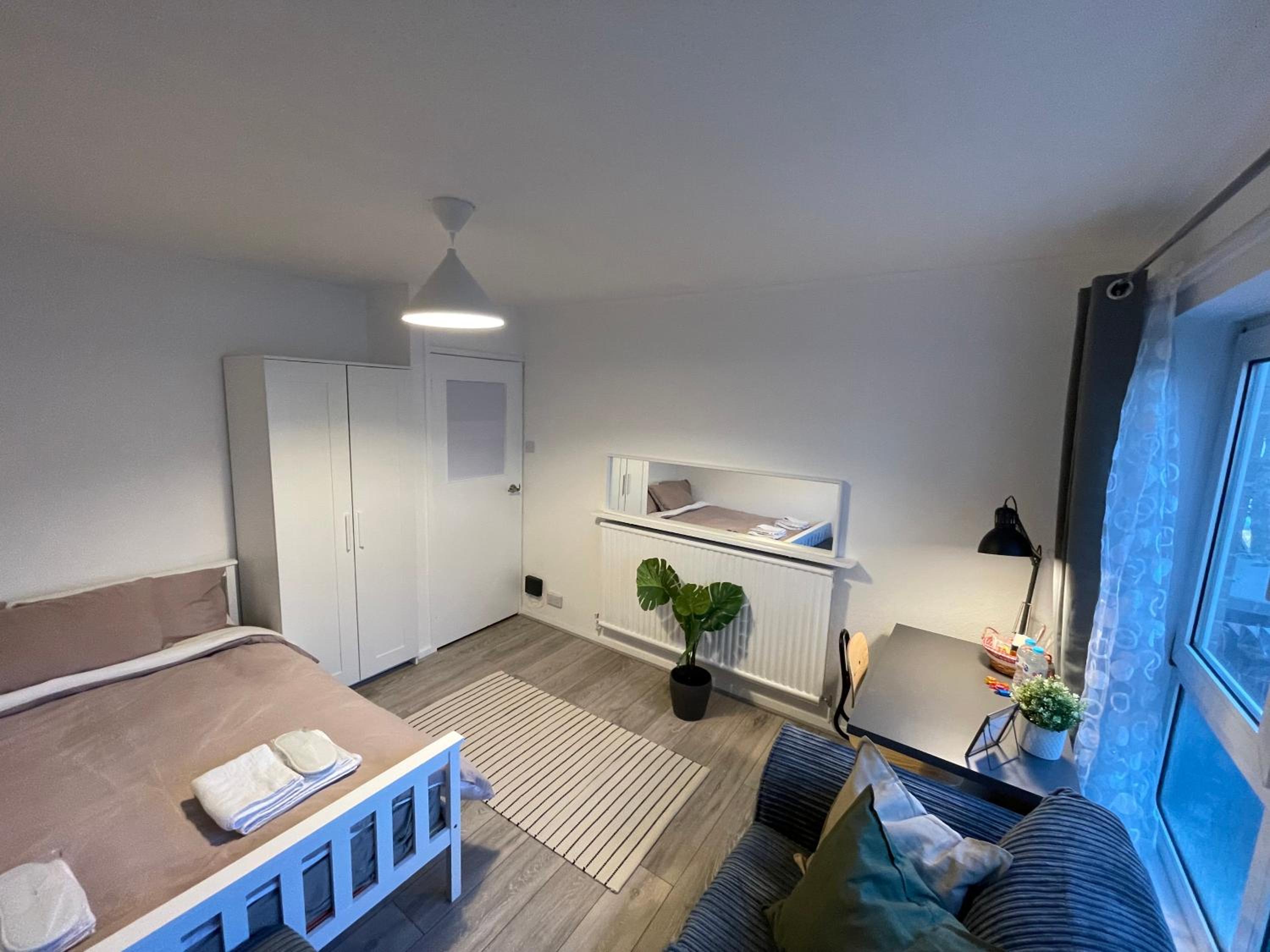 Large Double Room photo 3