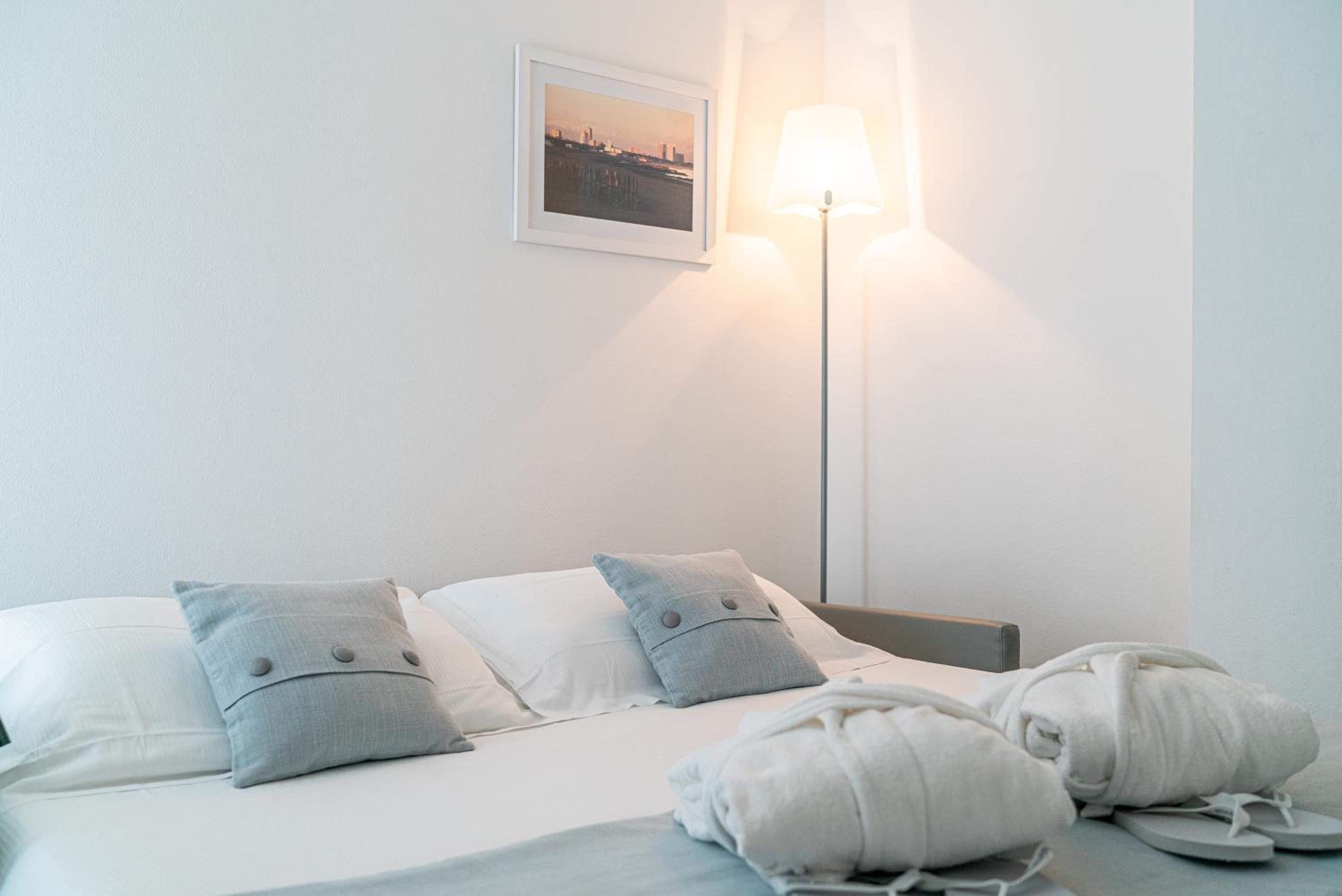 Two Connecting Rooms with Sea View - Photo 4