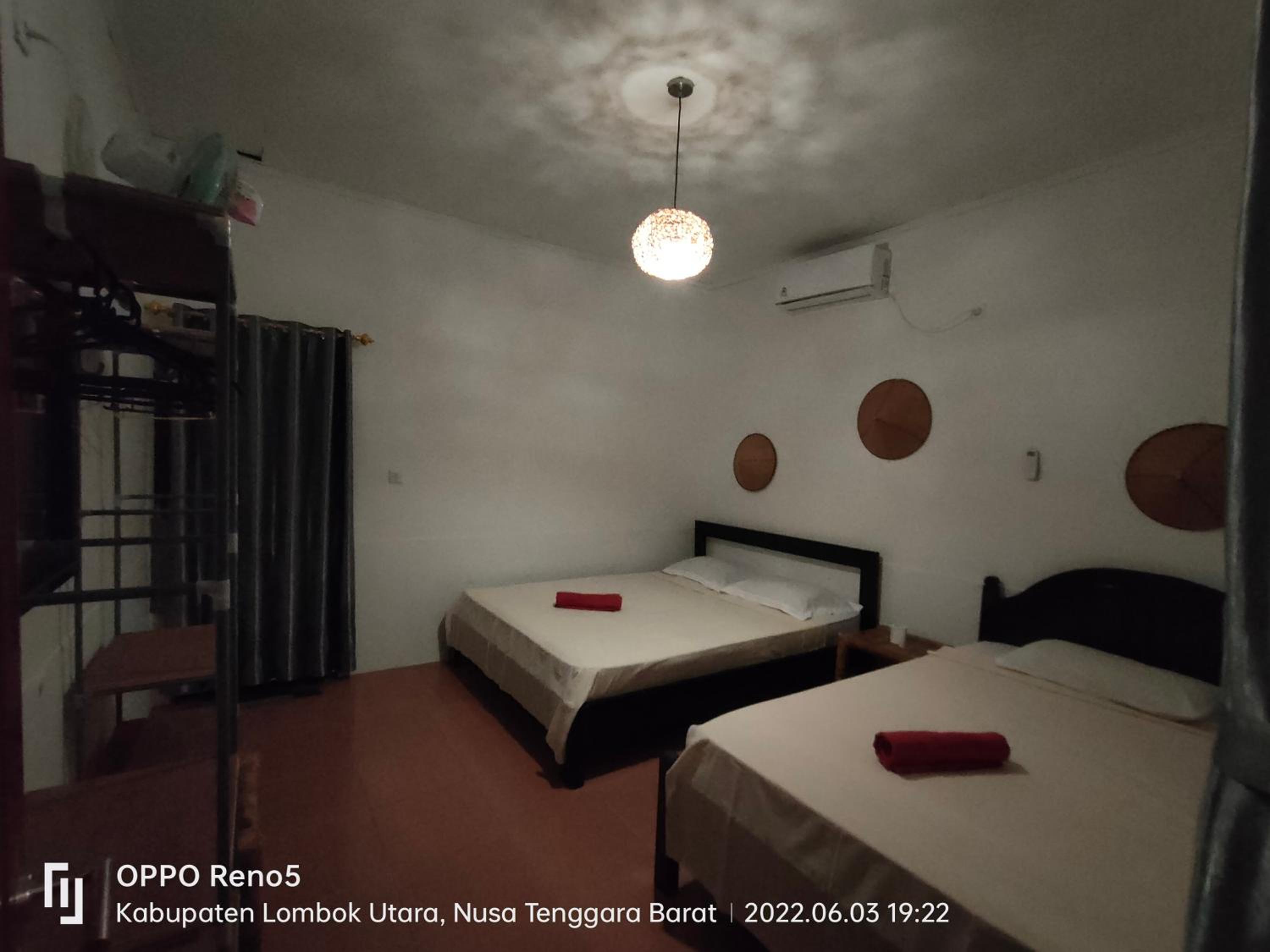 Budget Twin Room - Photo 4