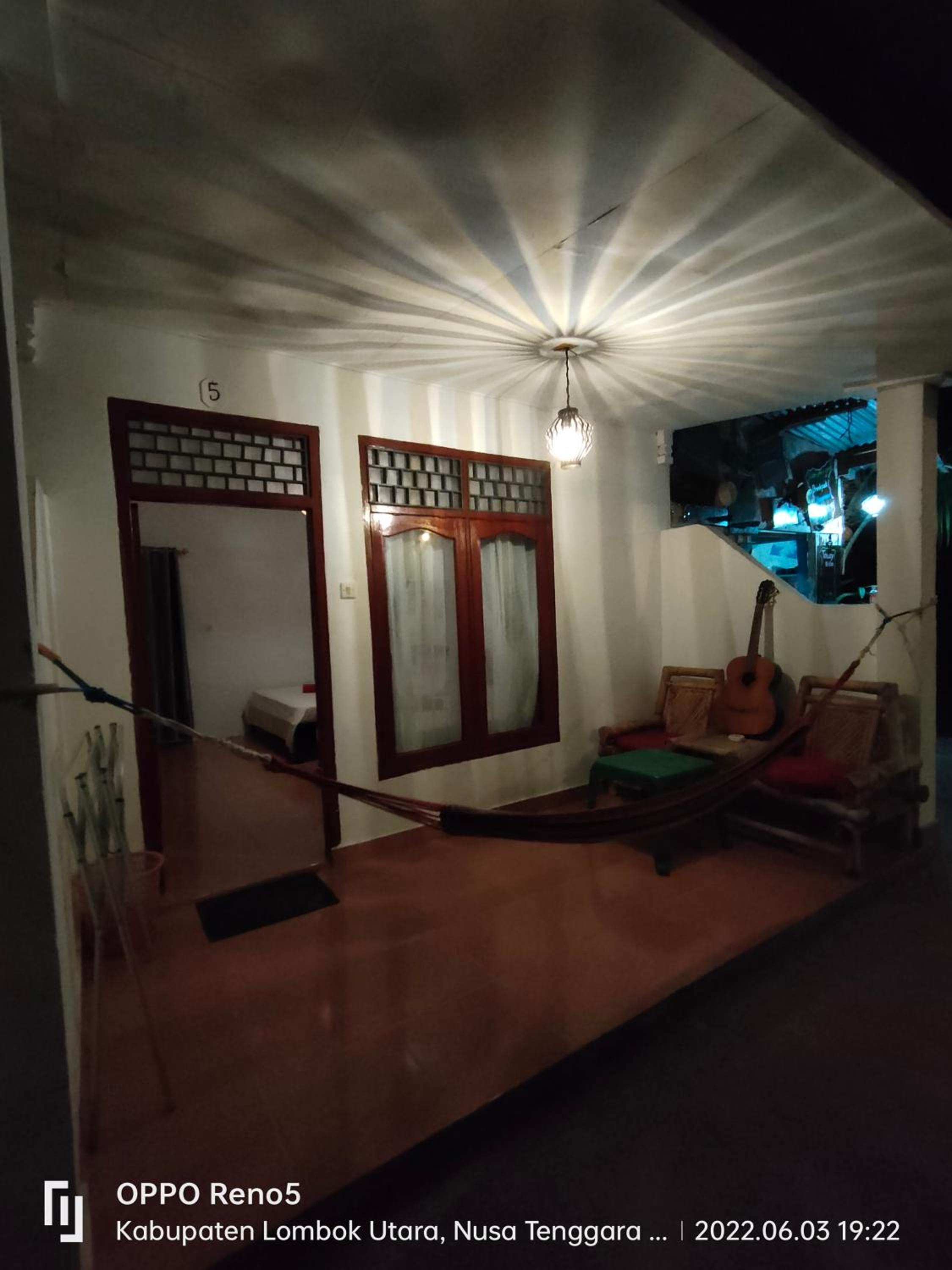 Budget Twin Room - Photo 3