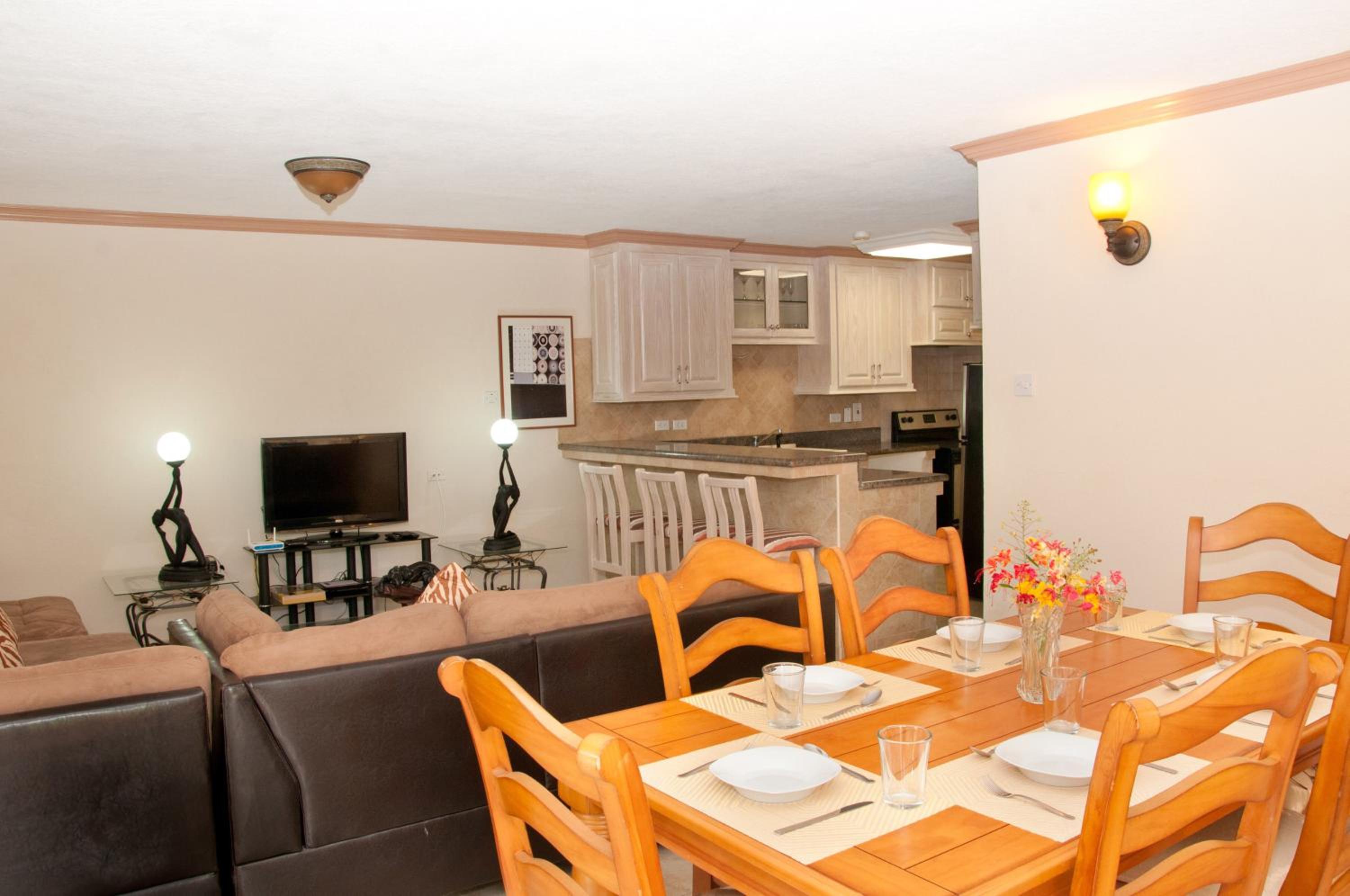 Apartment photo 2