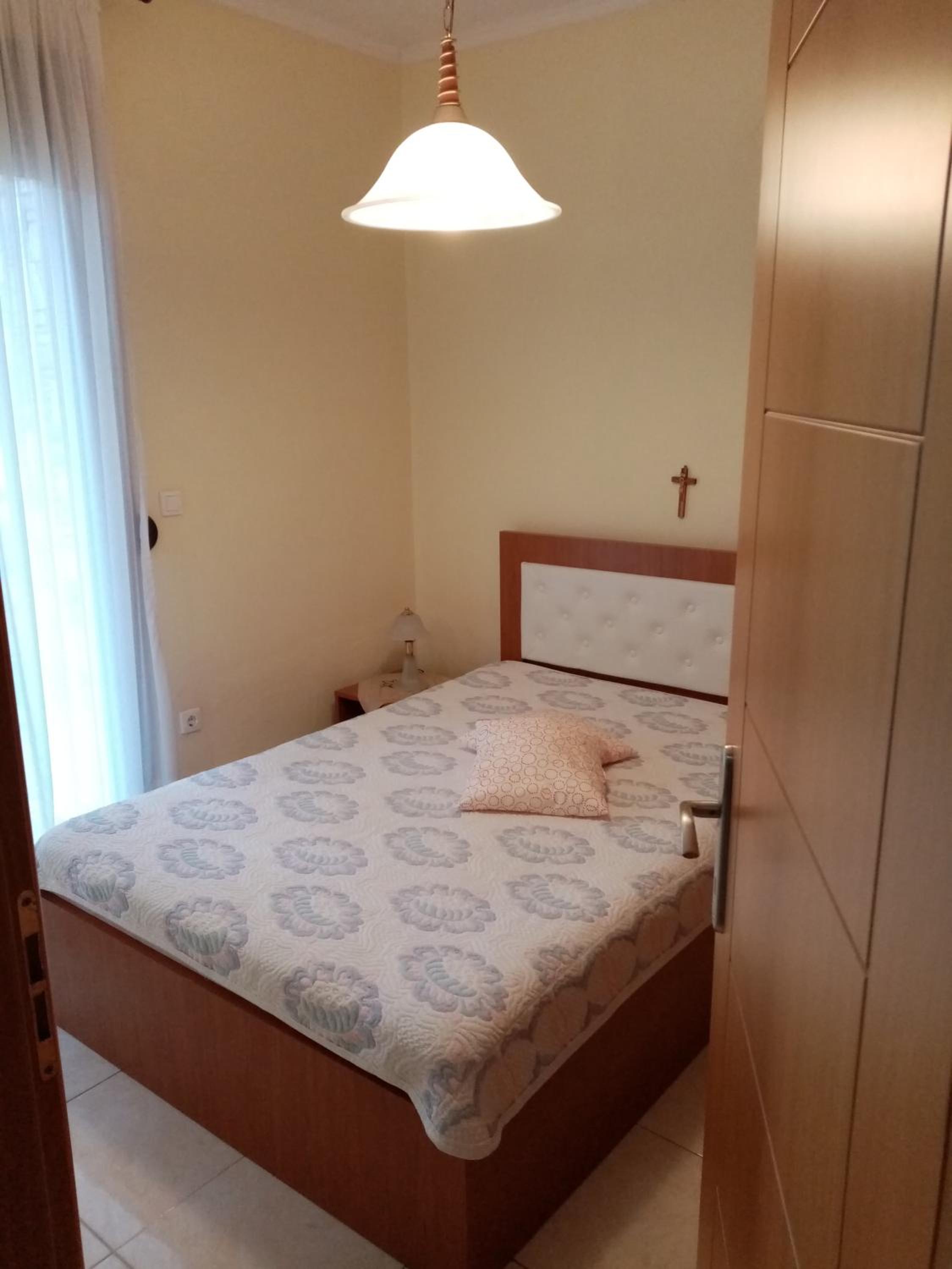 One-Bedroom Apartment - Photo 9
