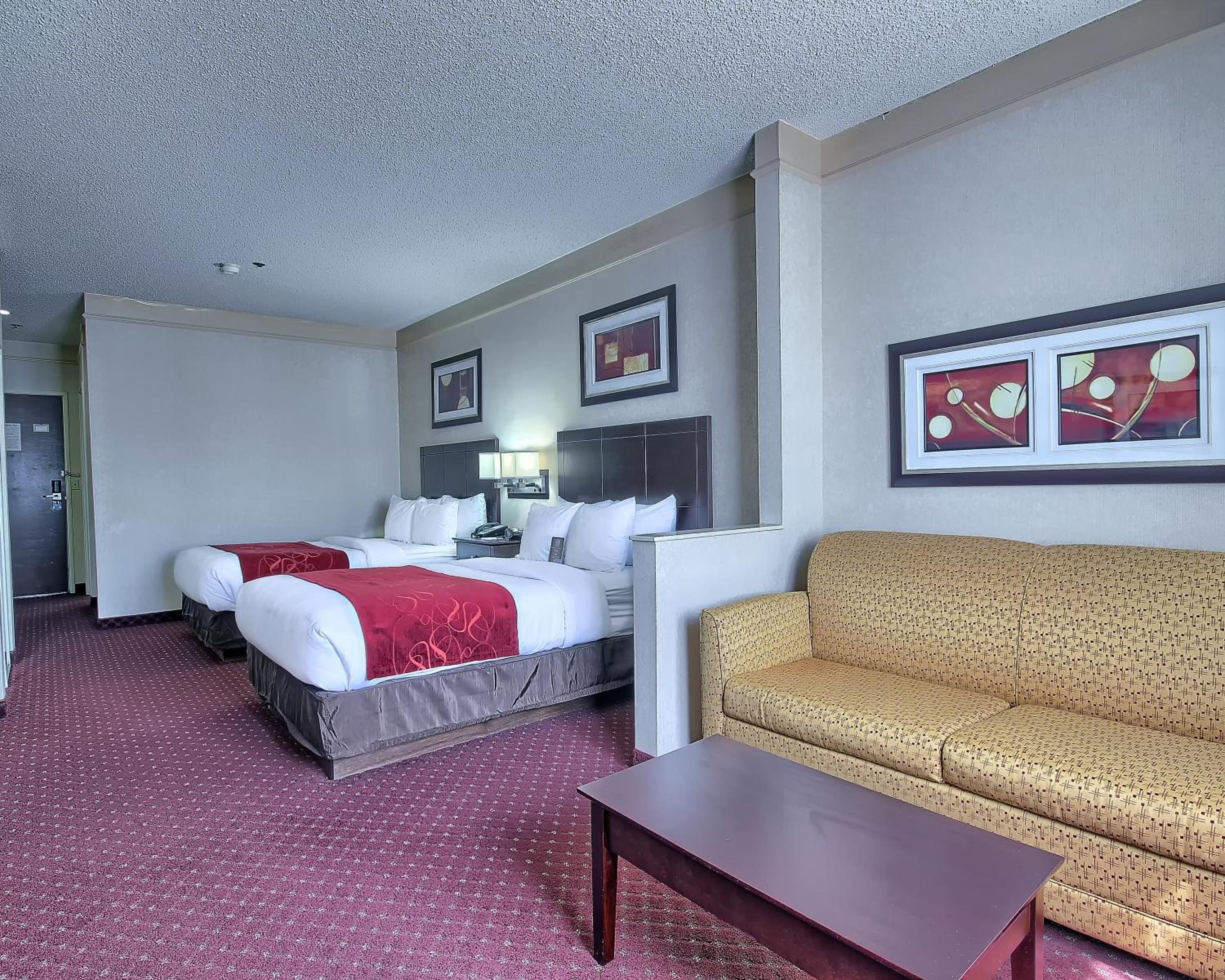 Double Suite with Two Double Beds - Non-Smoking photo 2