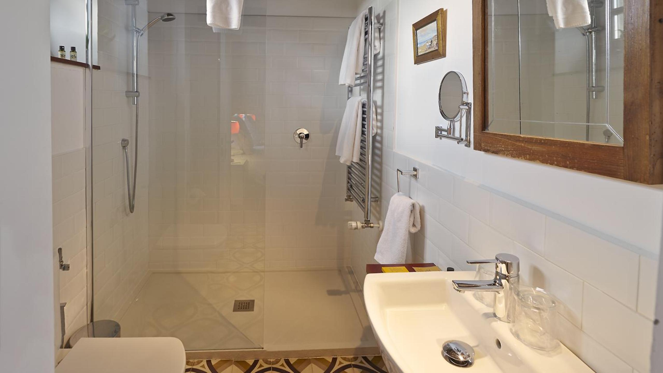 Double or Twin Room photo 3
