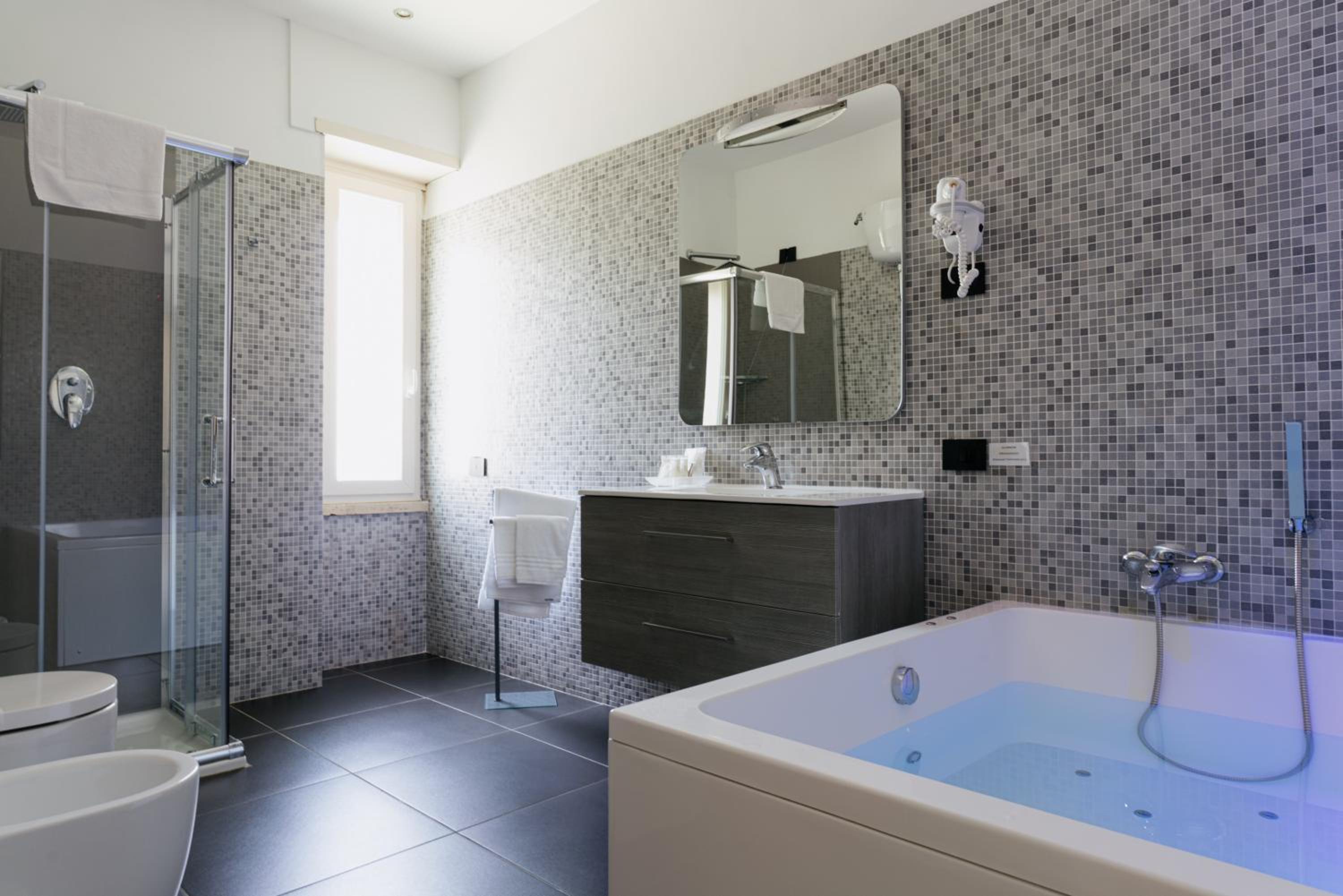 Junior Suite - Photo 9