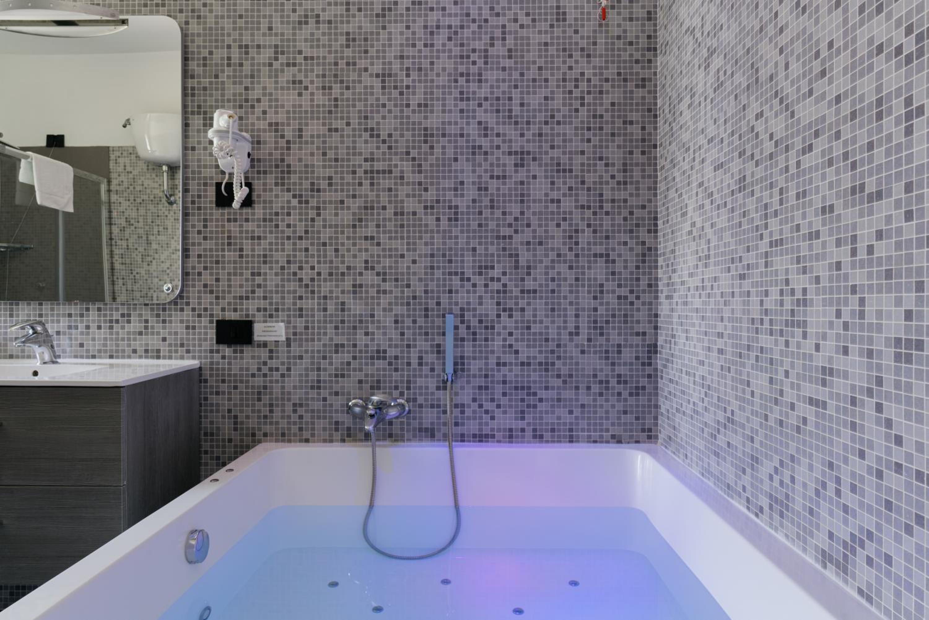 Junior Suite - Photo 11