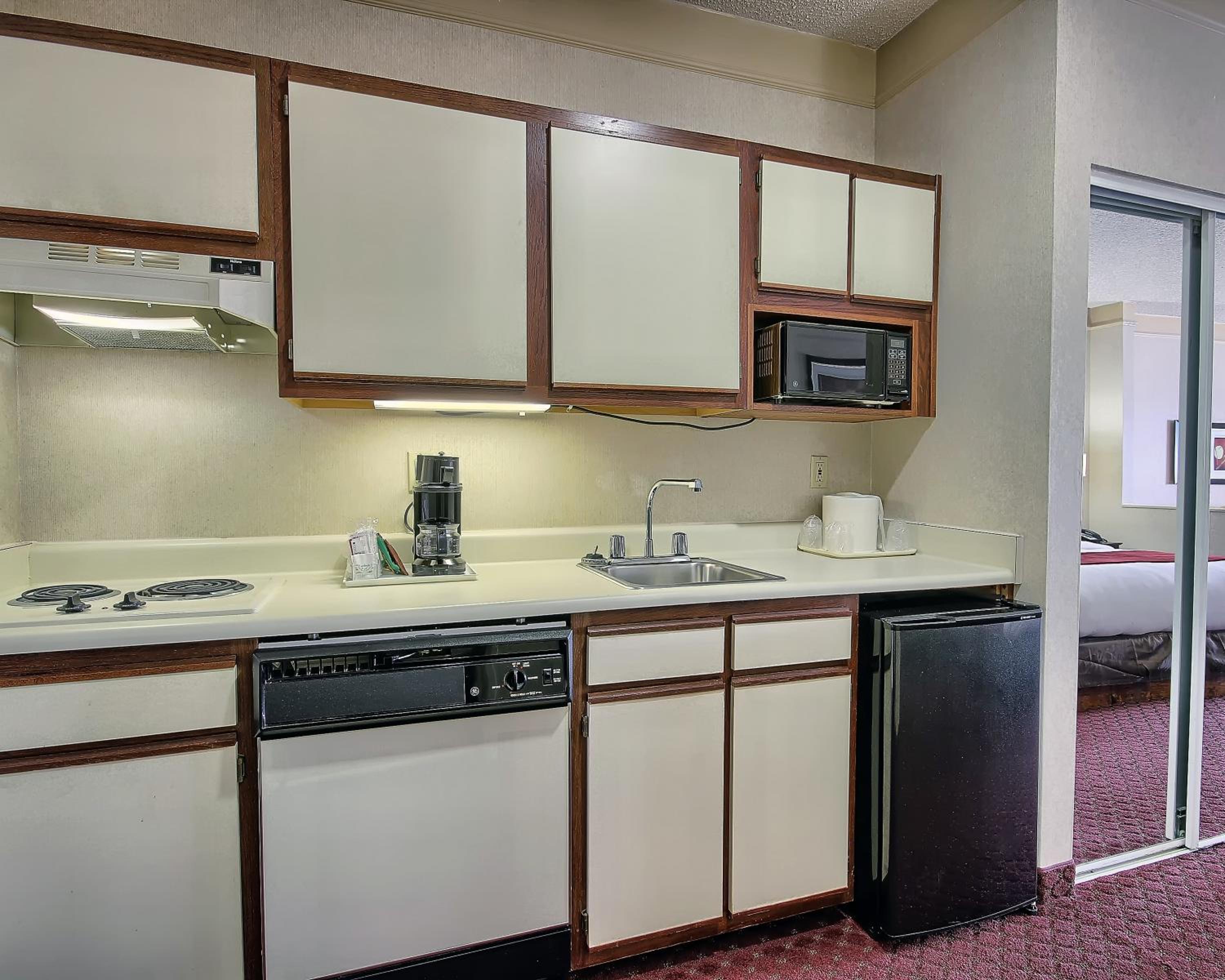 Double Suite with Two Double Beds - Non-Smoking photo 3