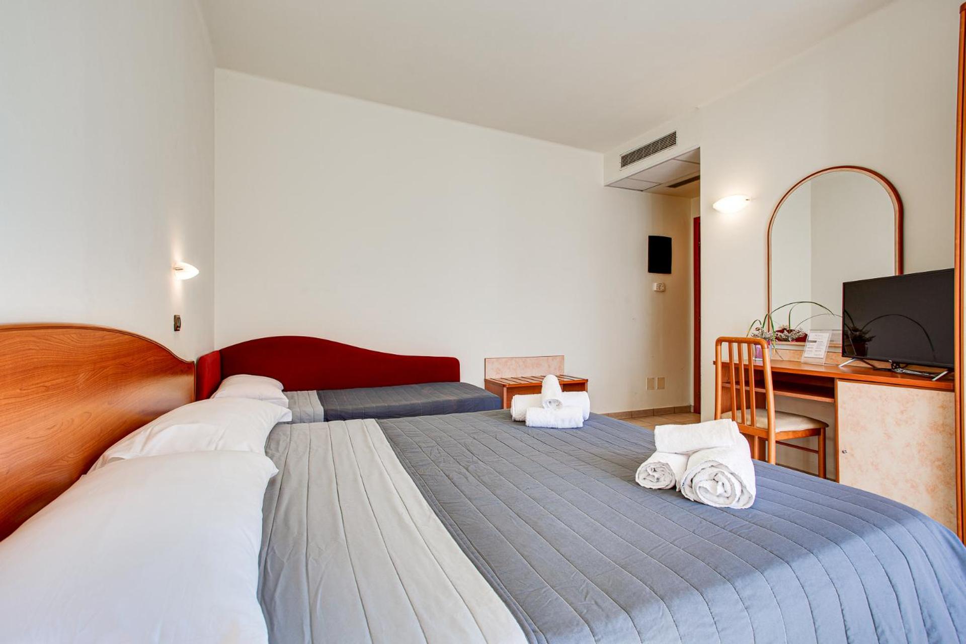 Superior Triple Room - Photo 4