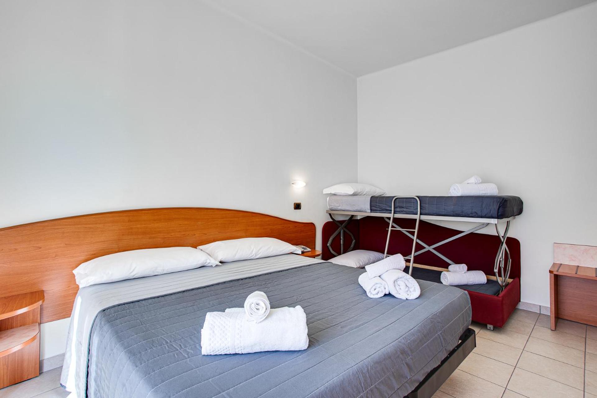 Superior Triple Room - Photo 5