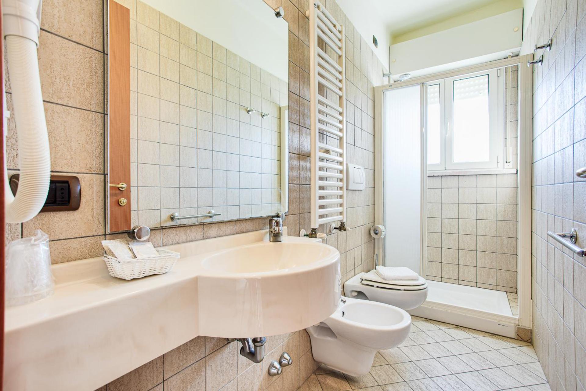 Superior Triple Room - Photo 10
