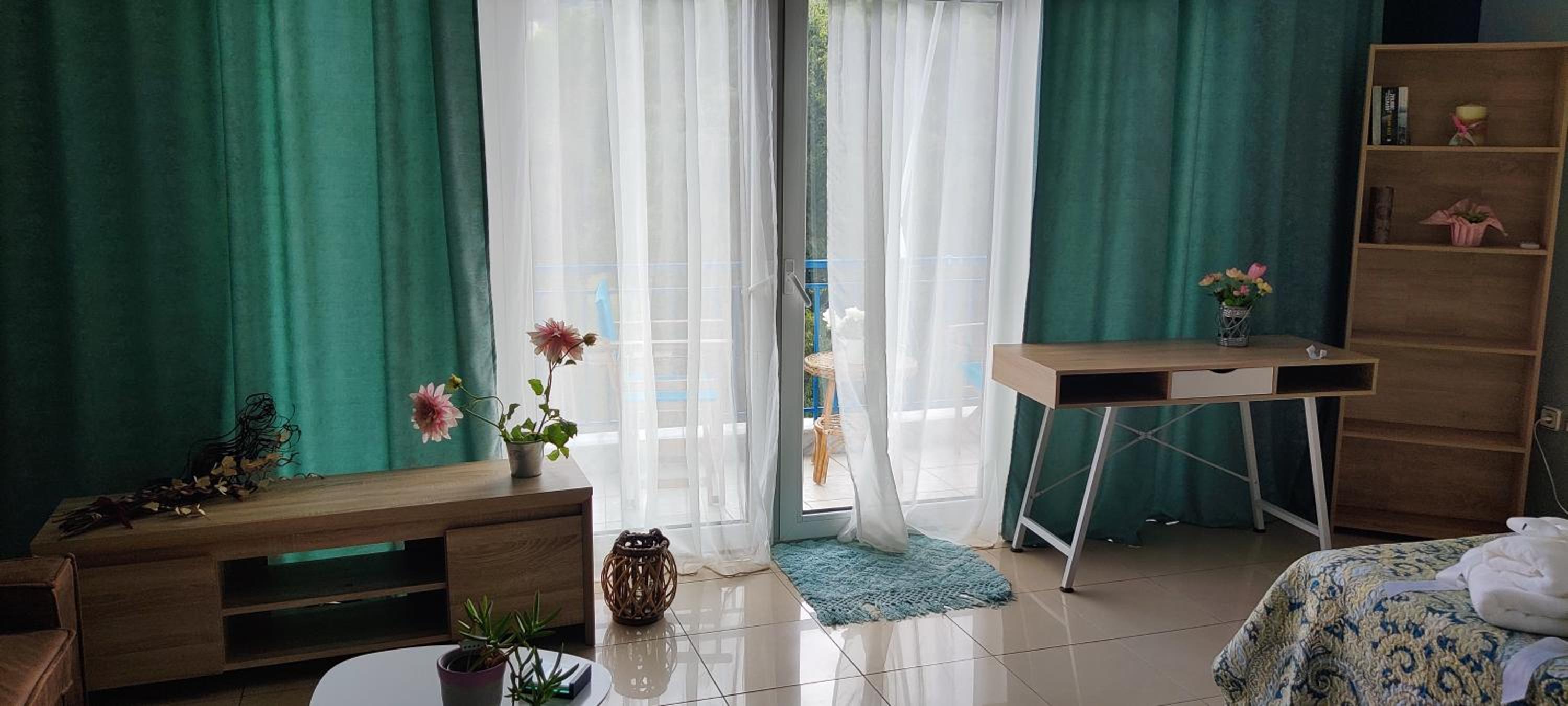 One-Bedroom Apartment - Photo 1
