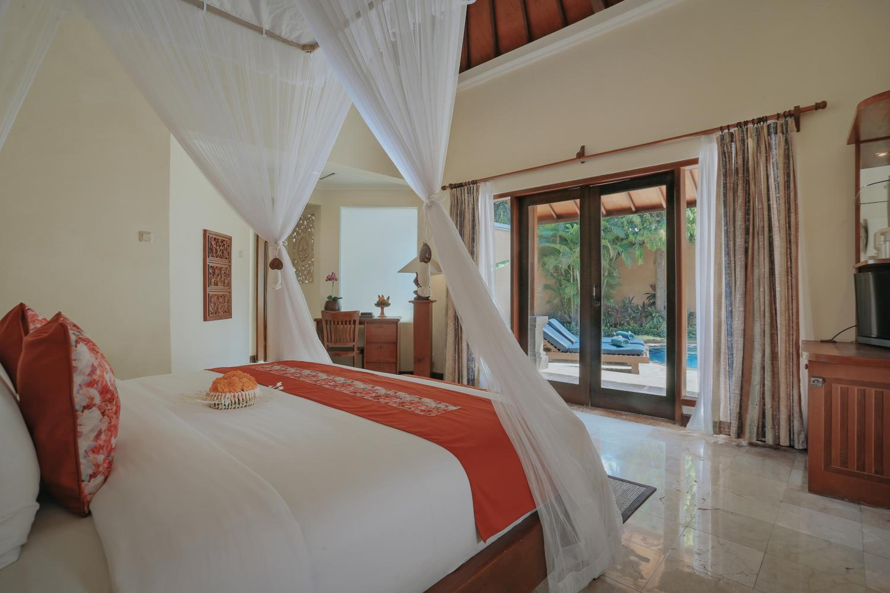 One-Bedroom Deluxe Villa with Private Pool photo 2