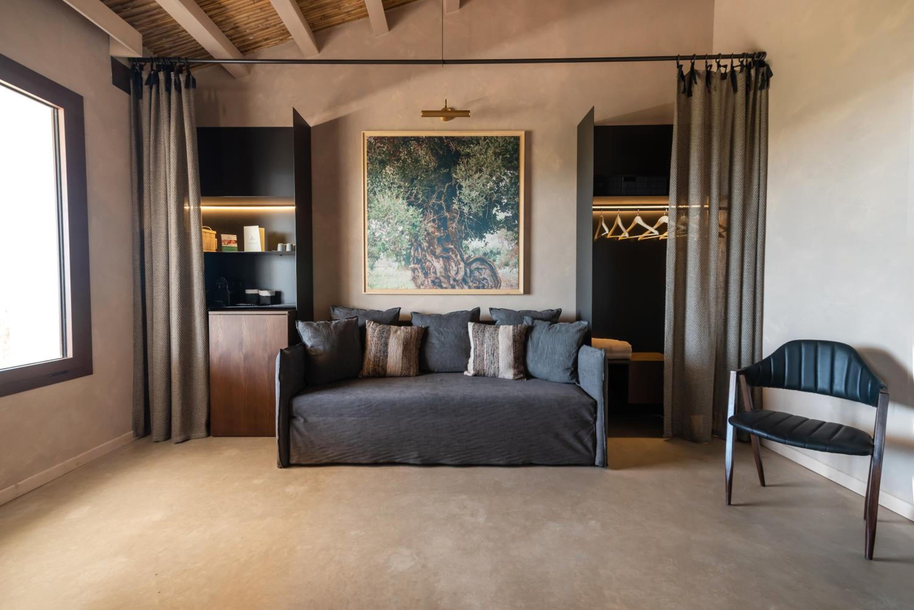 Suite with Spa Access - Photo 7