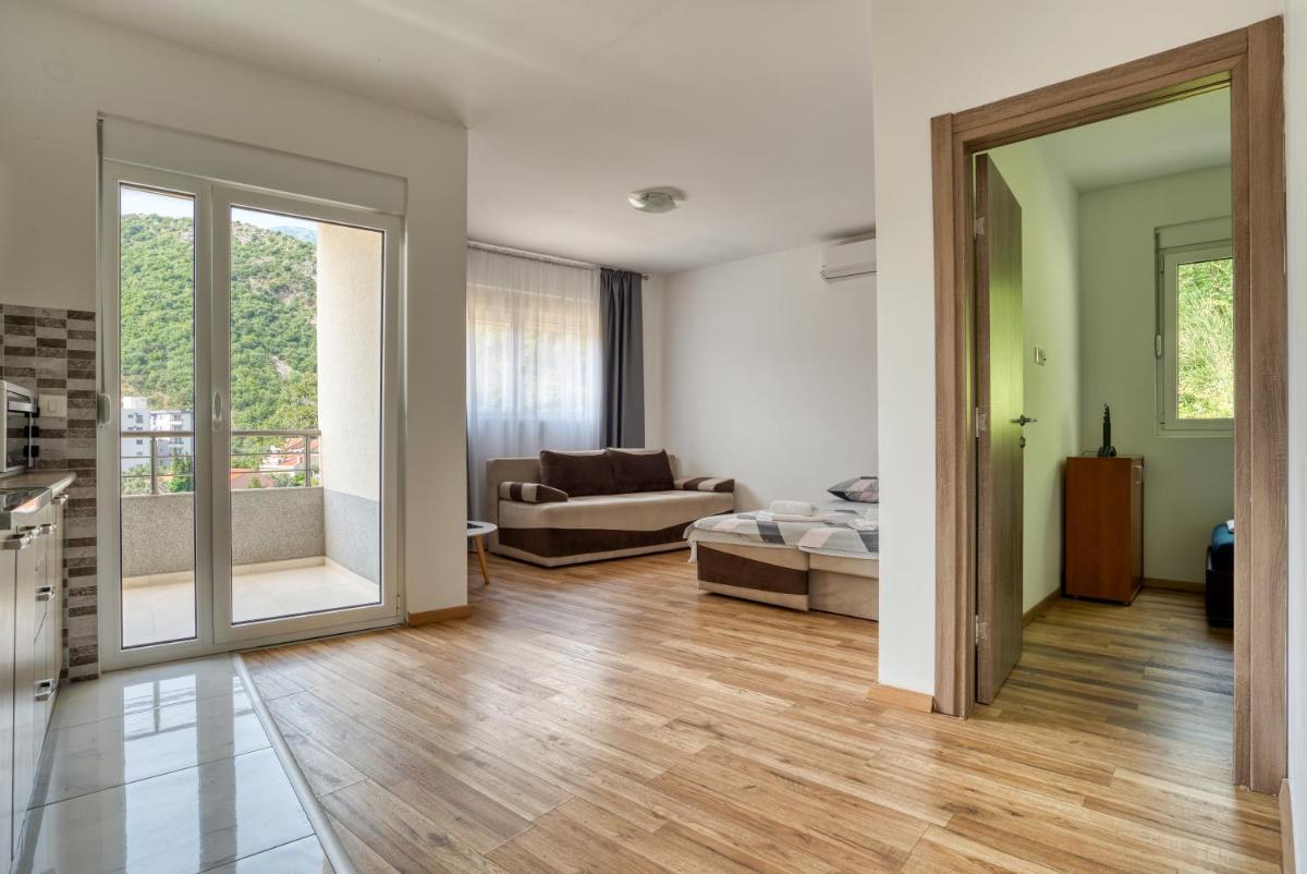 Deluxe Apartment
