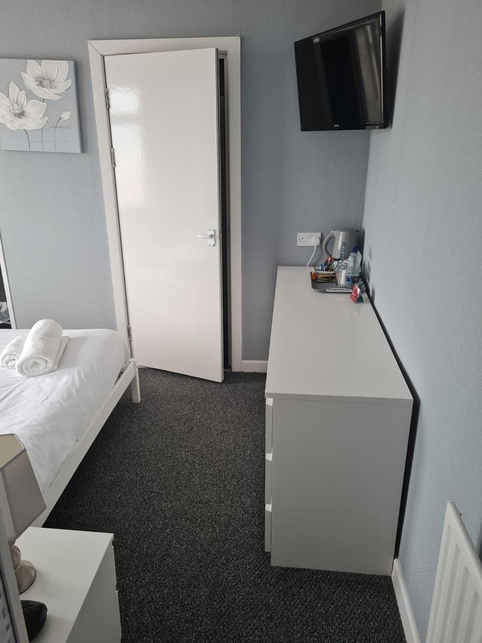 Twin Room with Sea View - Photo 2