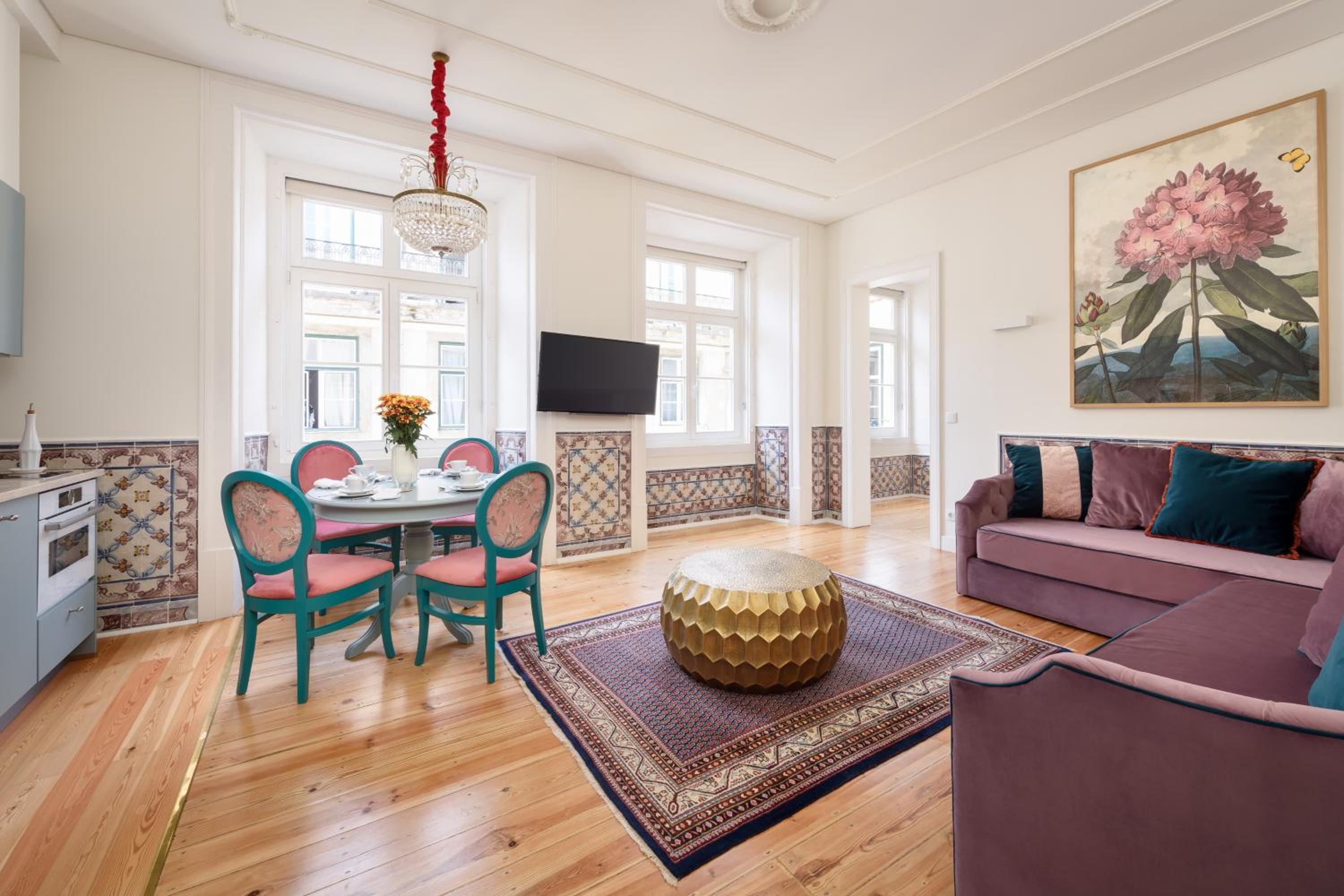 Classic One-Bedroom Apartment - Photo 1