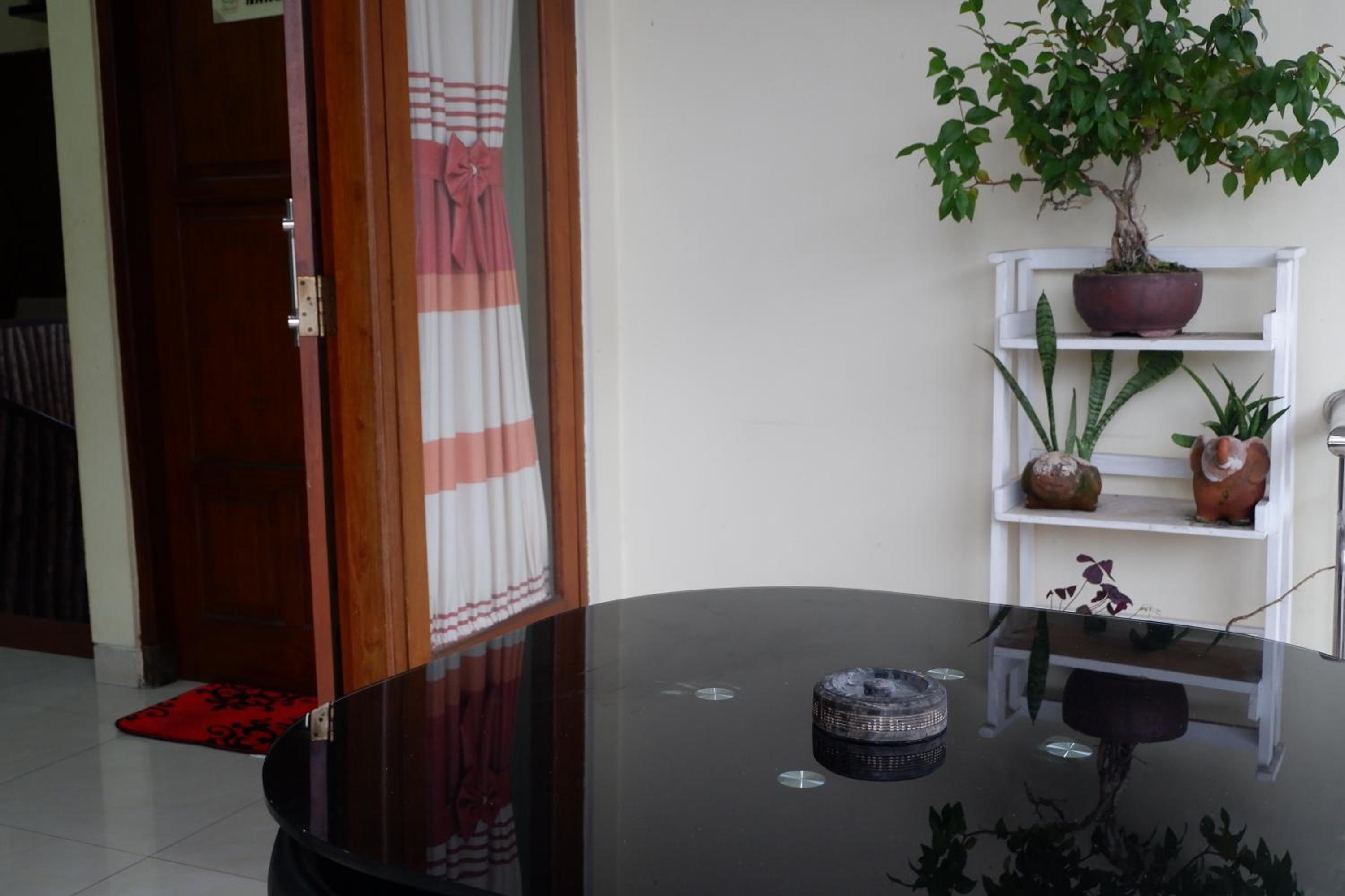 Five-Bedroom House - Photo 27