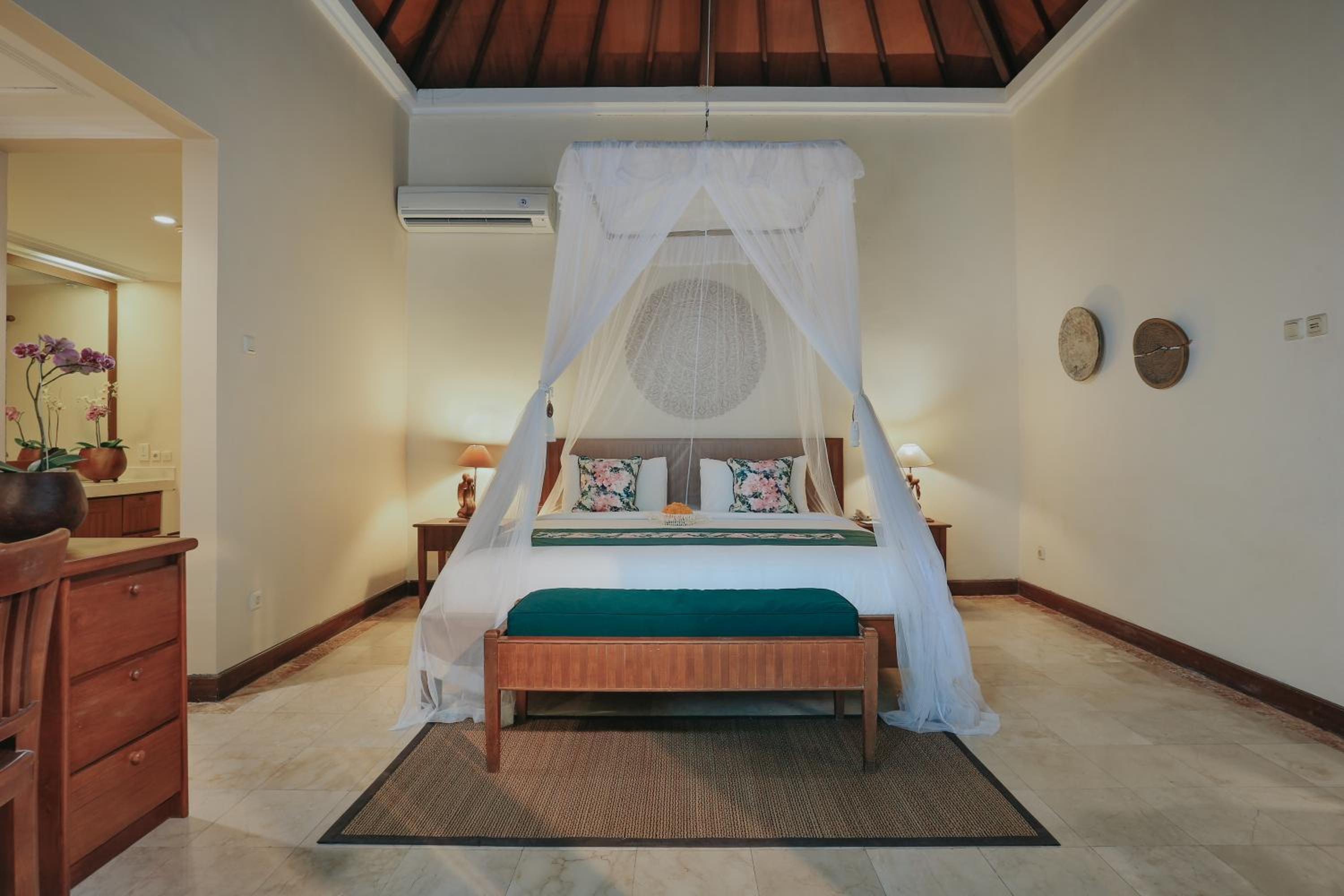 One-Bedroom Executive Private Pool Villa  photo 2