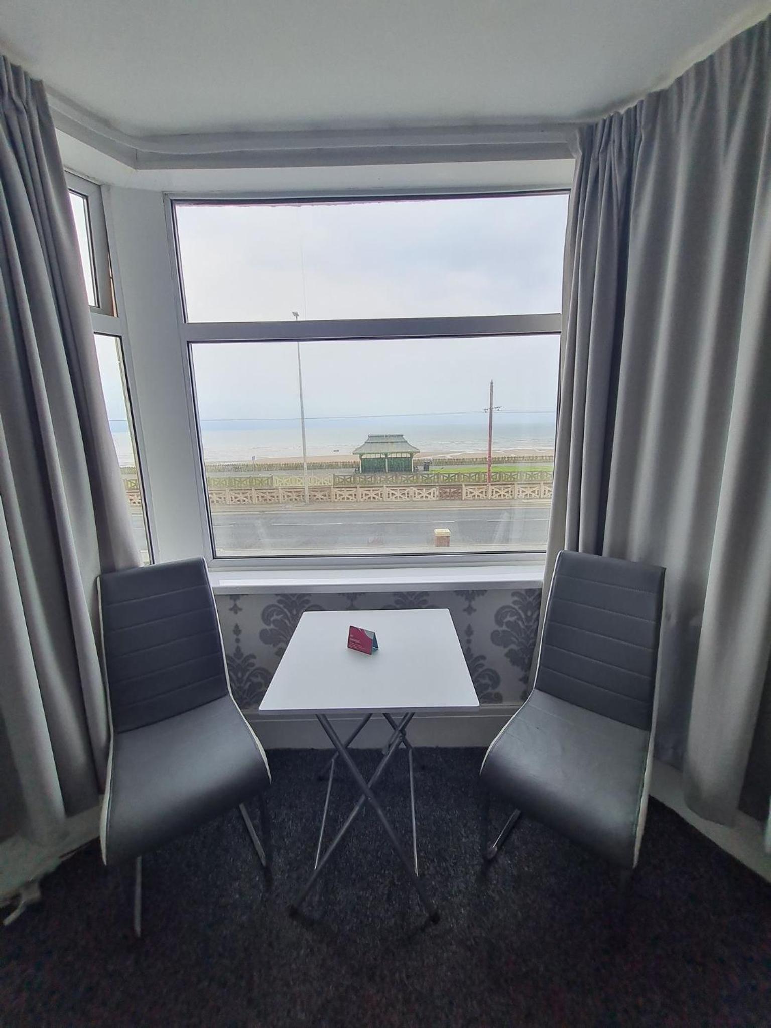 Superior Double Room with Sea View - Photo 8