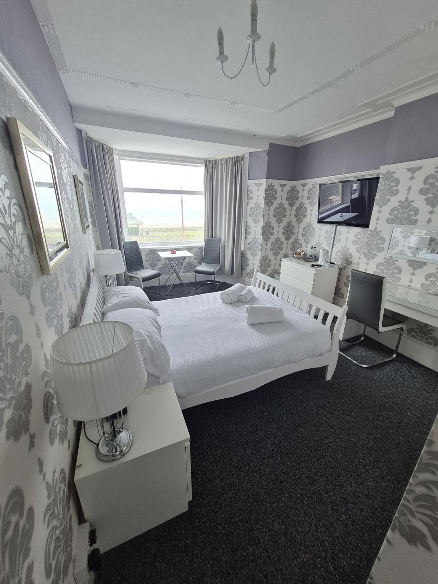 Superior Double Room with Sea View - Photo 1