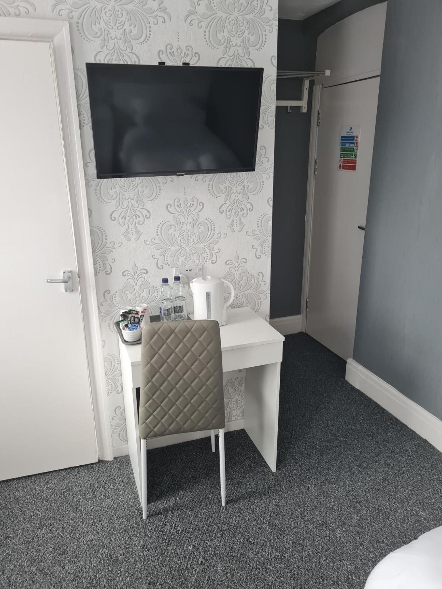 Twin Room with Sea View - Photo 1