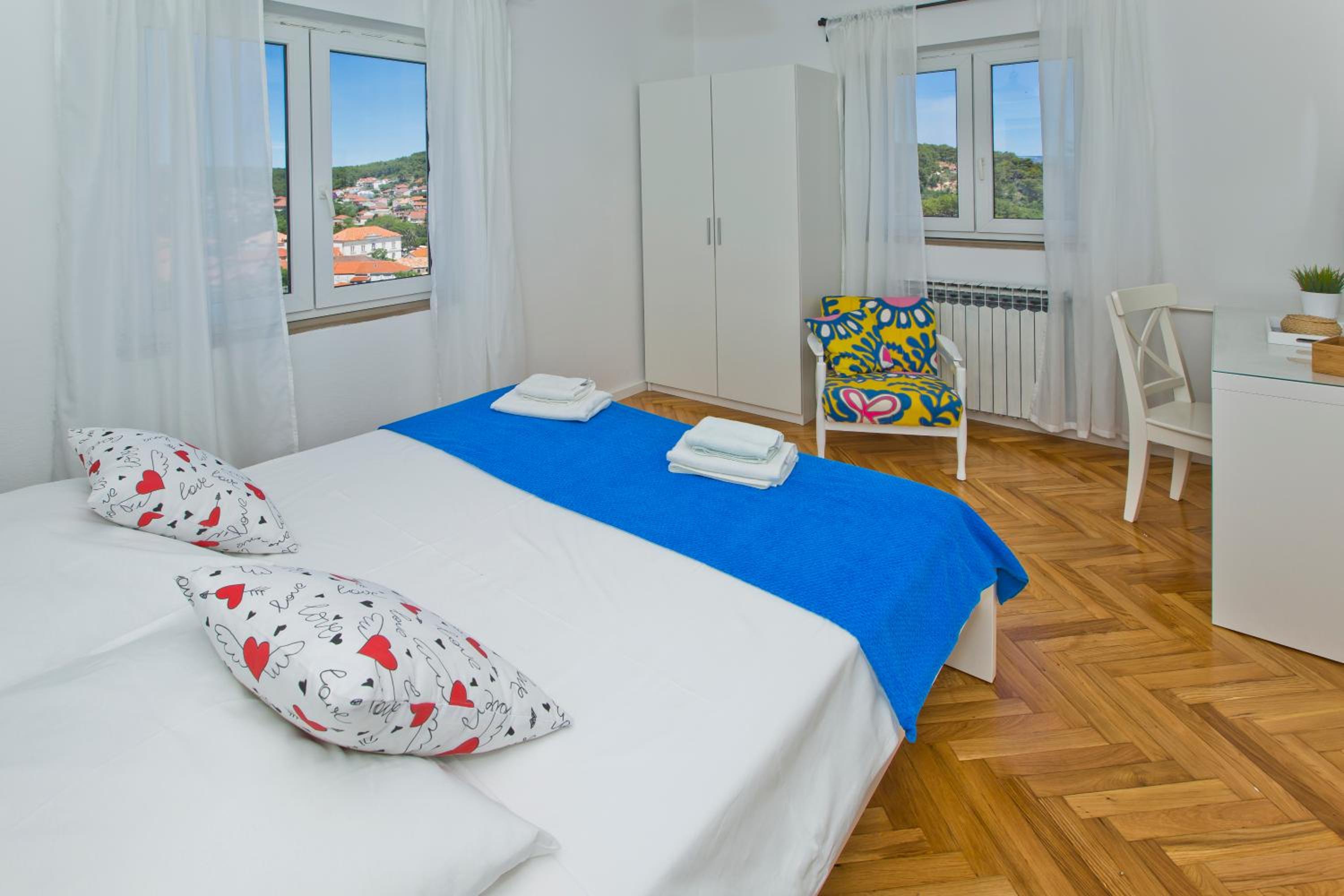 One-Bedroom Apartment with Balcony photo 1