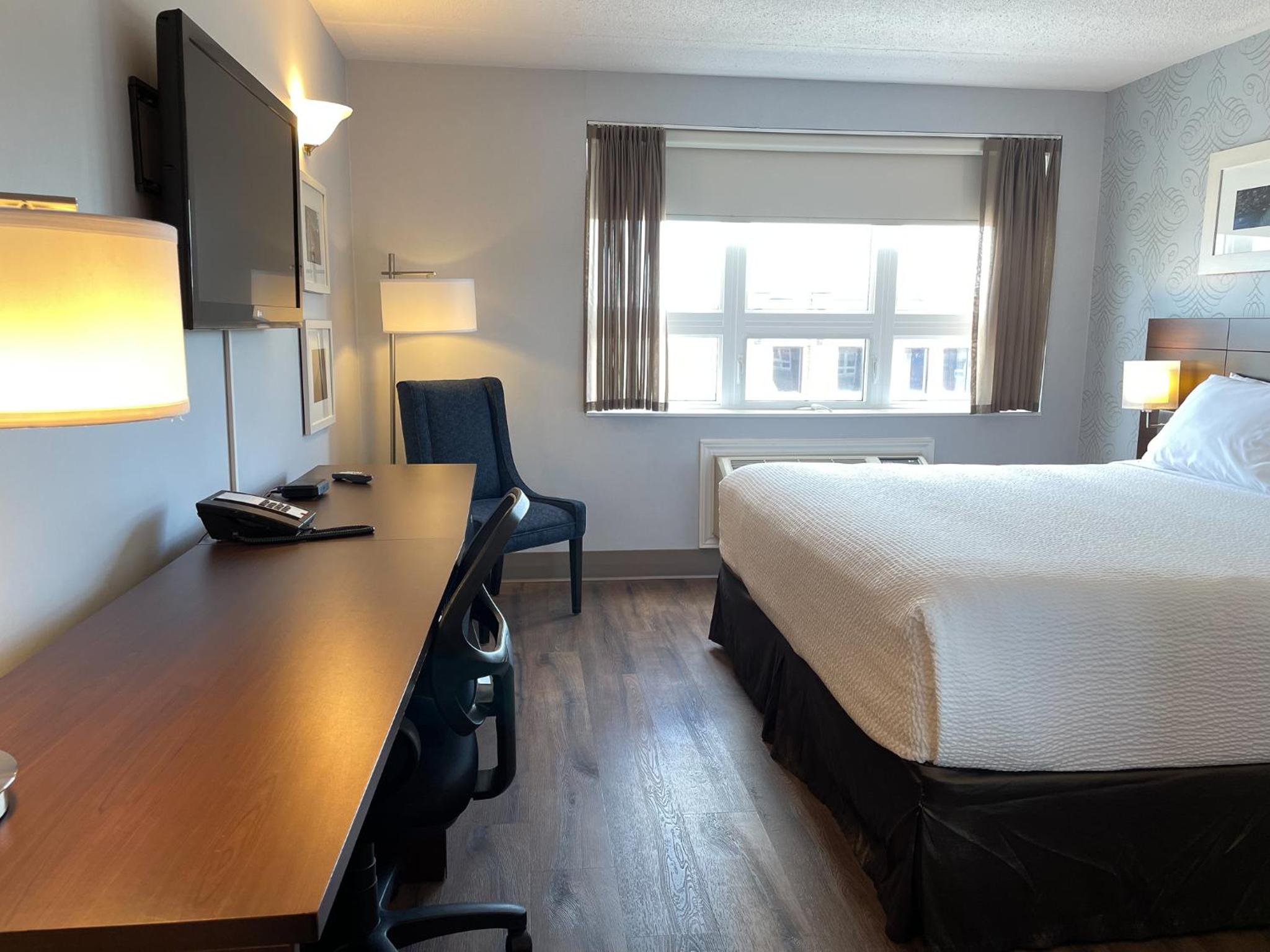 Standard King Room - Photo 4