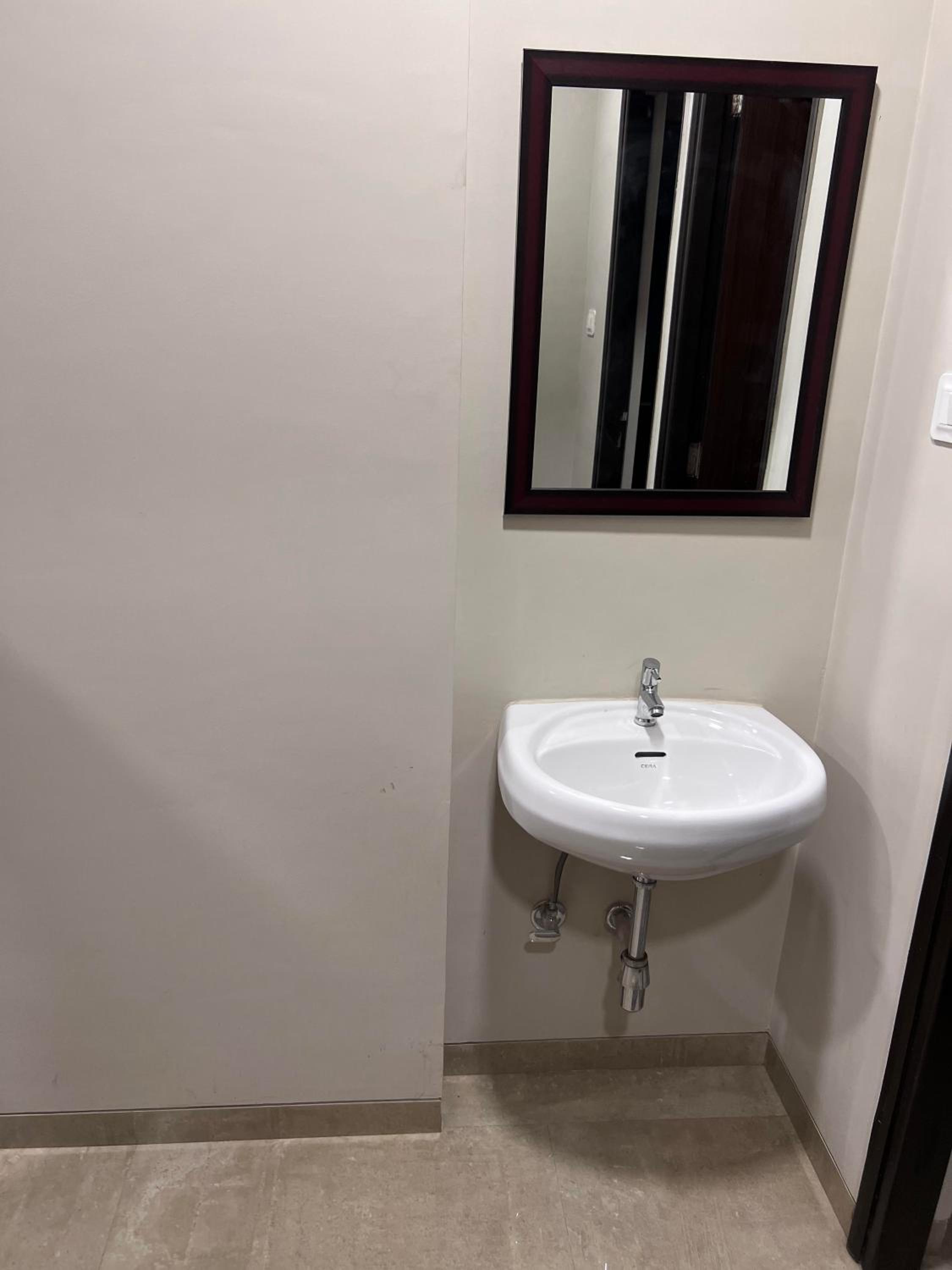 Deluxe Double Room - Photo 12