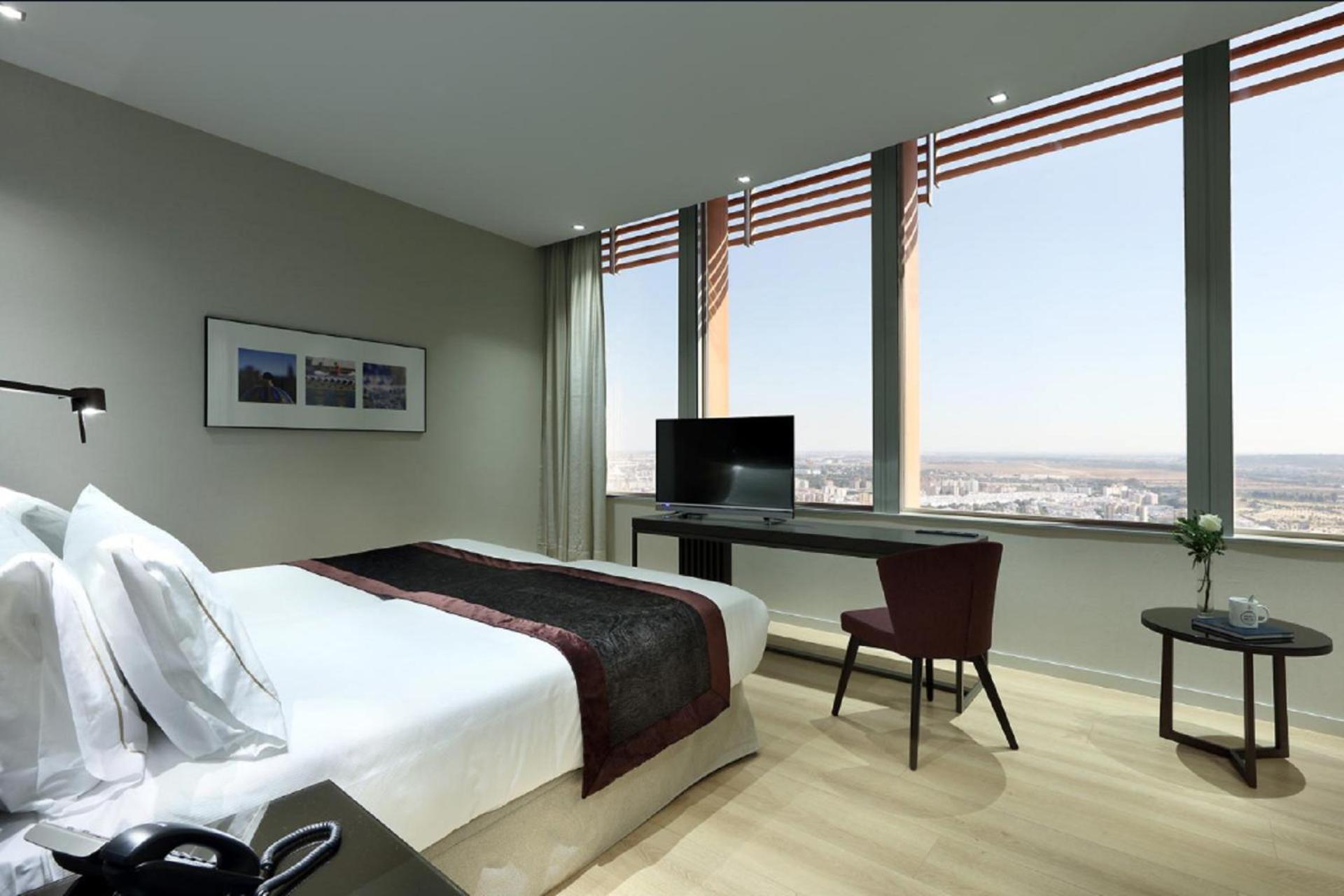 Deluxe Double Room (1 Adult)