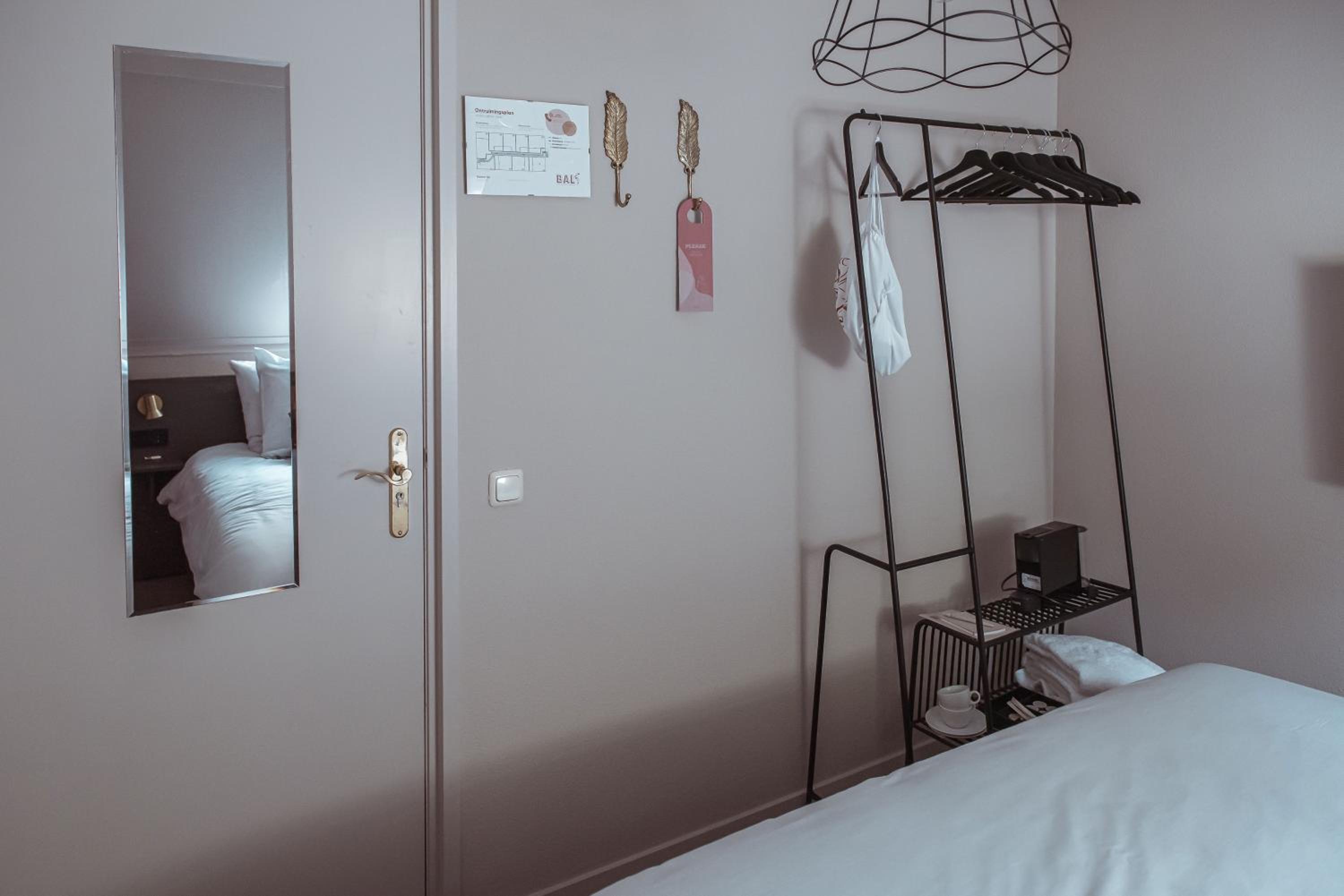 Budget Double Room photo 2