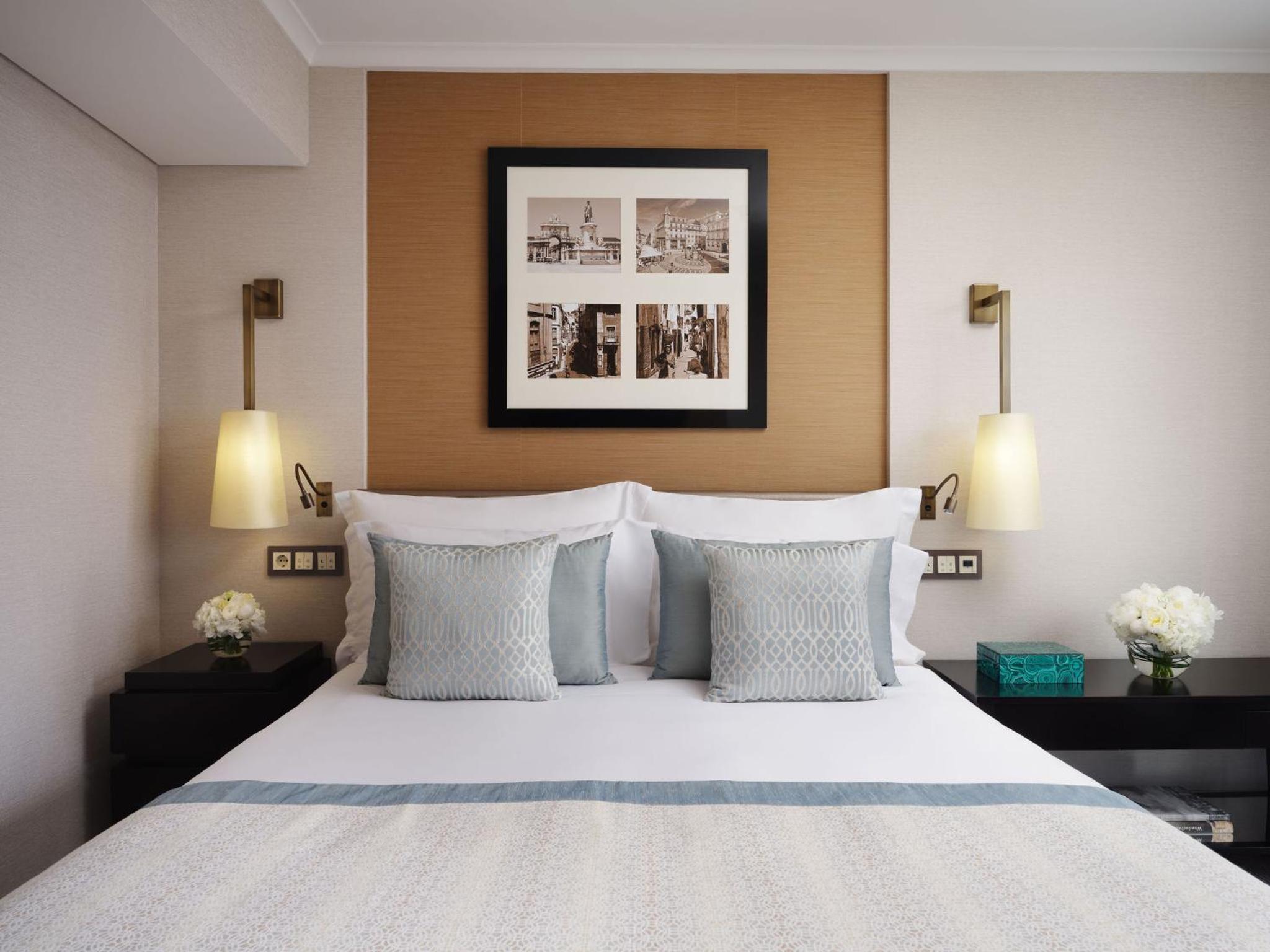 Superior Queen Room with One Queen Bed (Non Smoking)