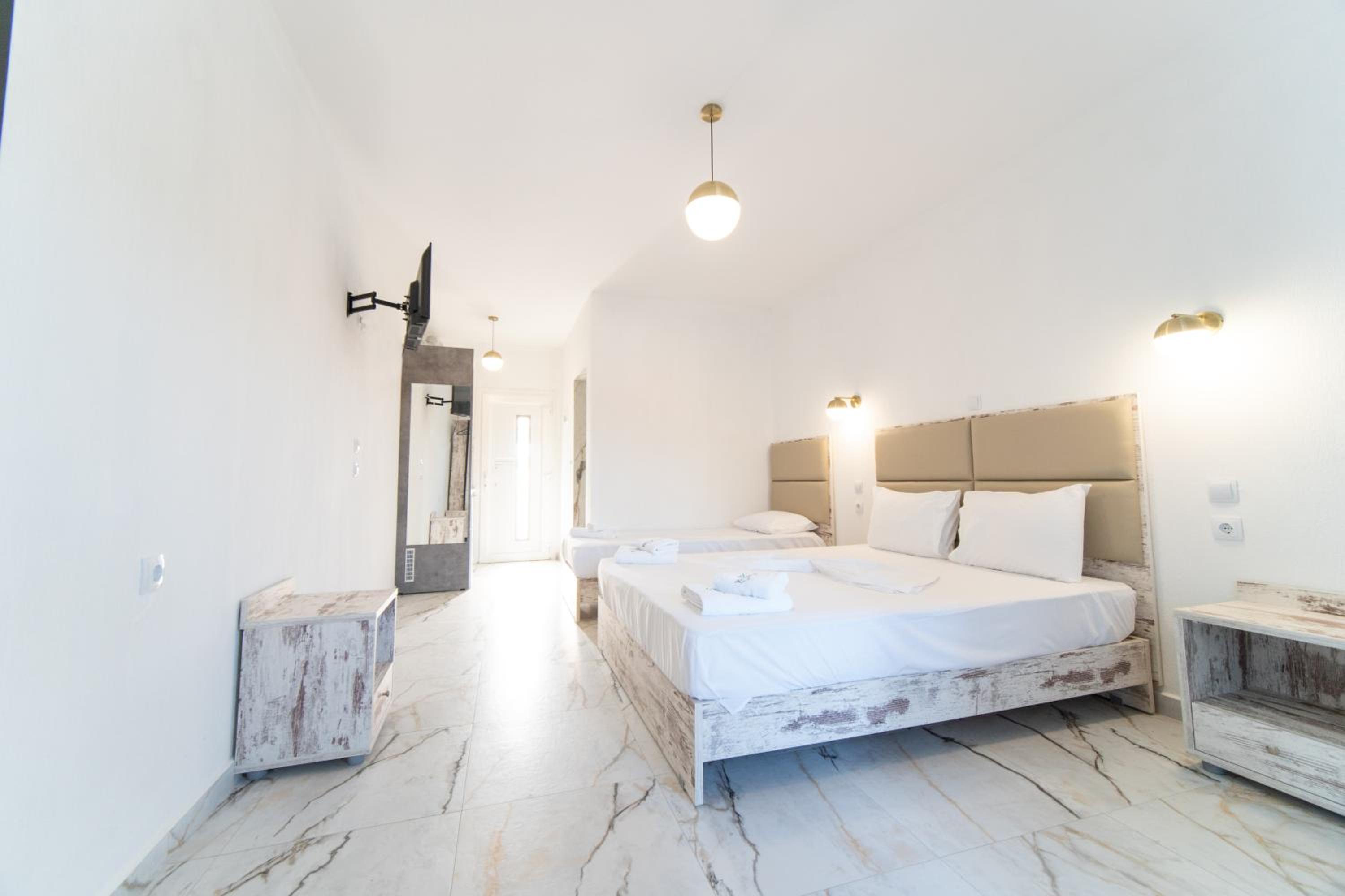 Deluxe Triple Room photo 3